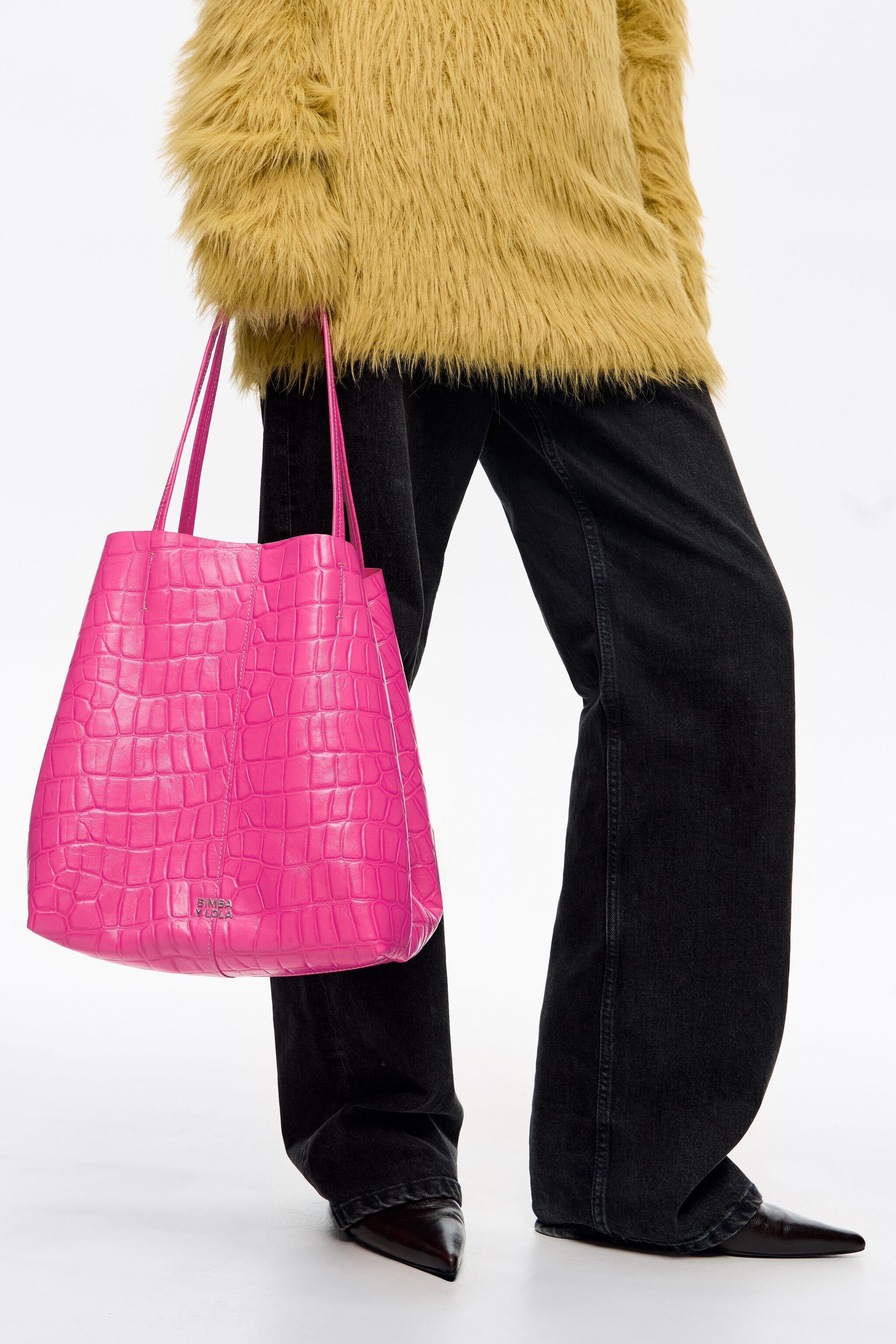 Large leather shopper bag in fuchsia crocodile embossed
