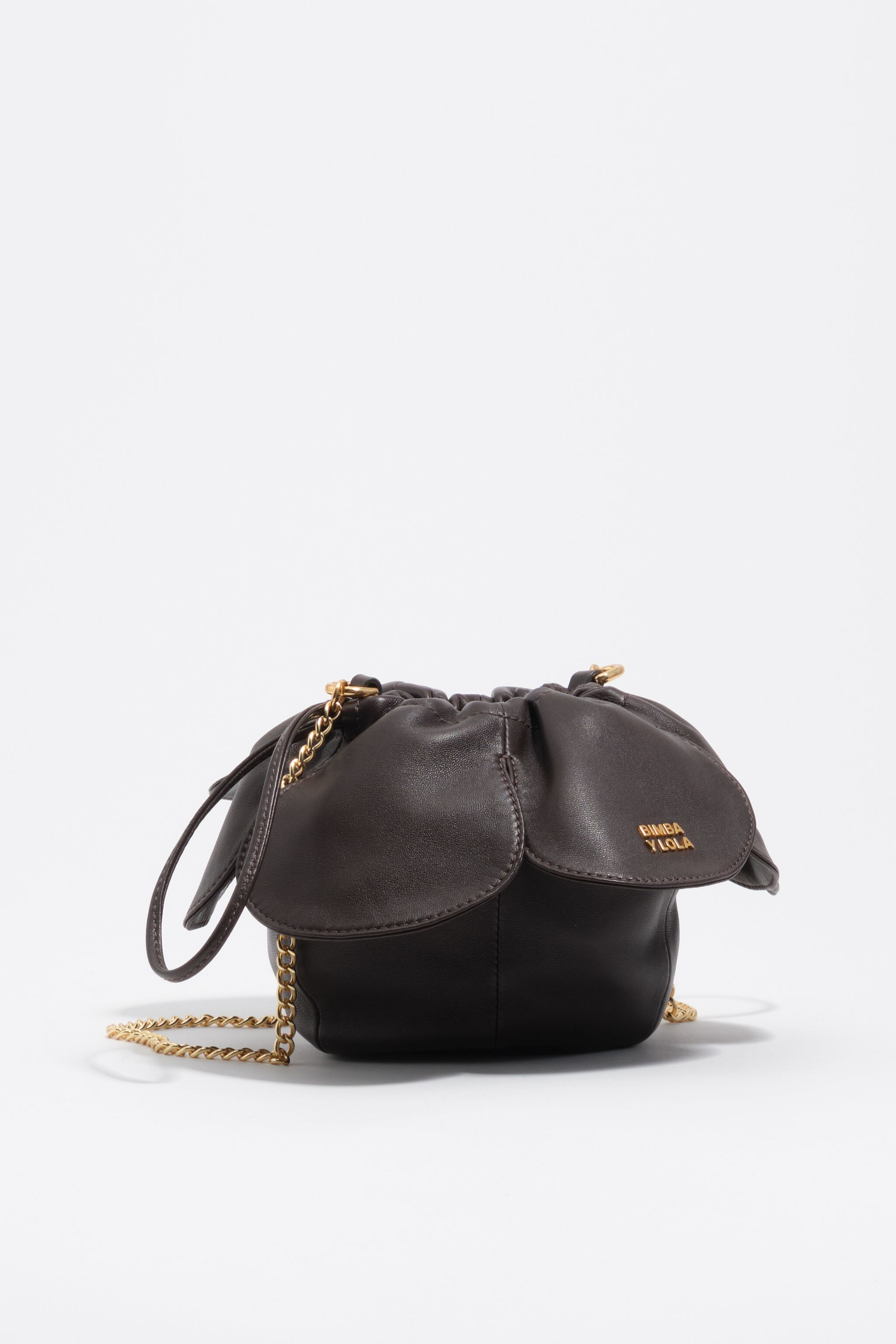 Ebony leather Pétalo bag