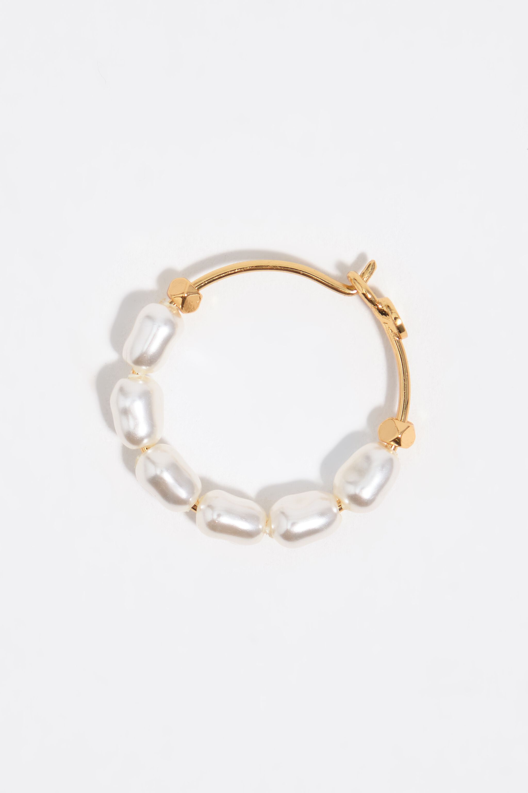 Pearls and chains golden hoop earrings