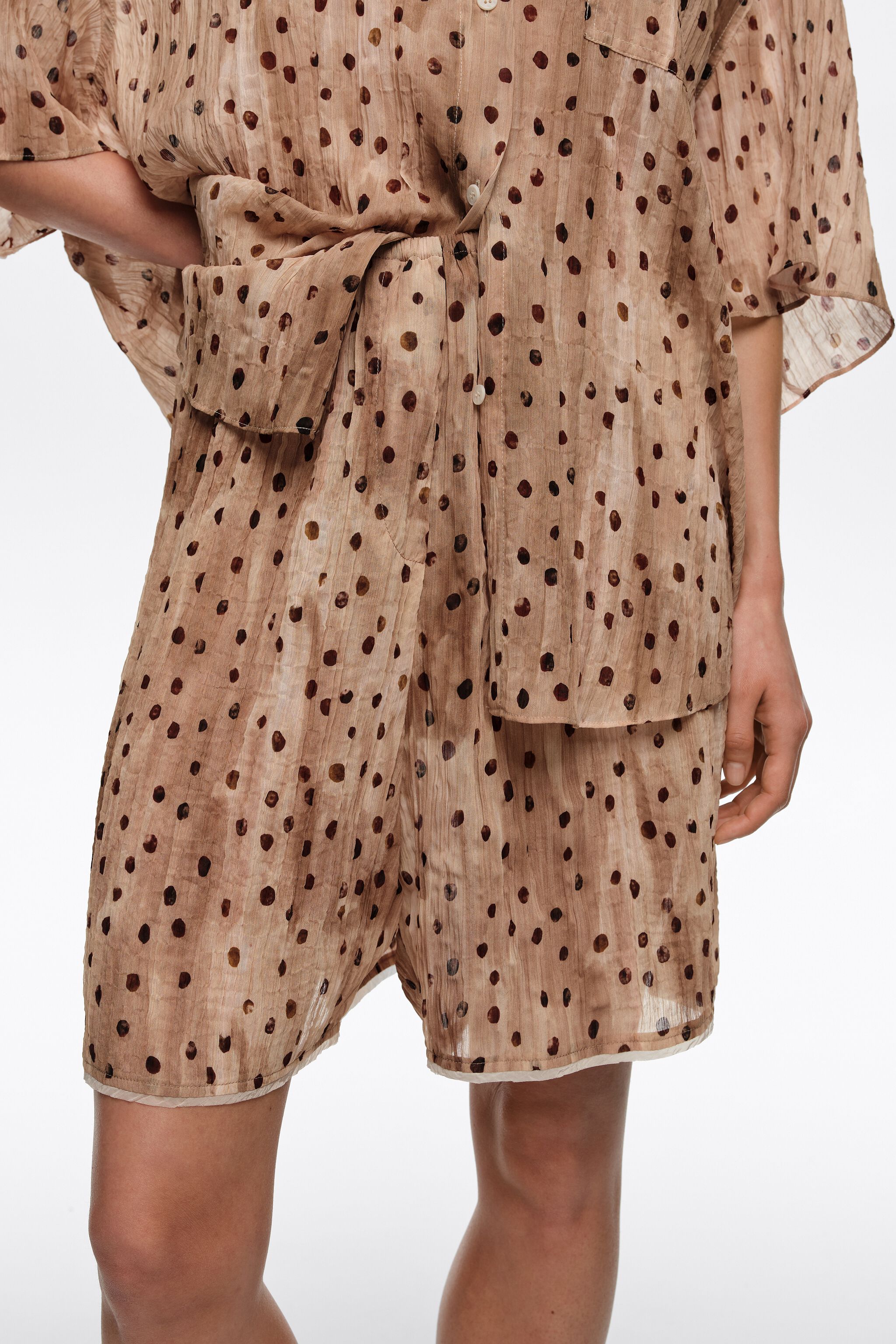 Watercolor Dots pleated Bermuda shorts