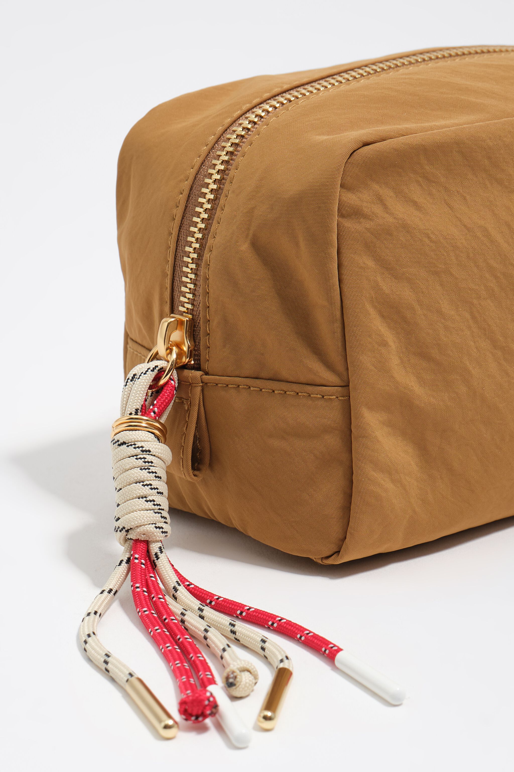 Small caramel nylon make-up case