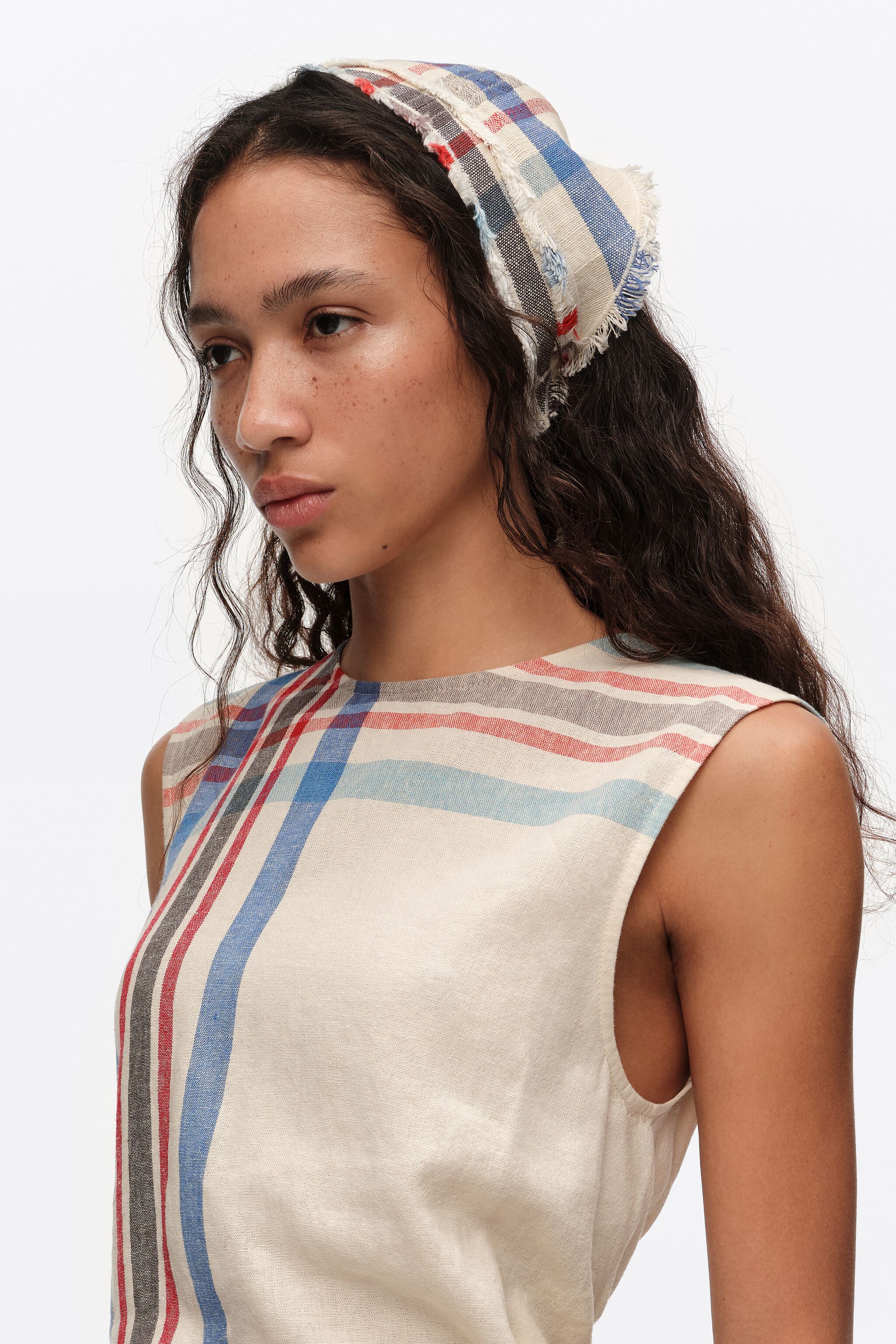 Ecru striped triangle