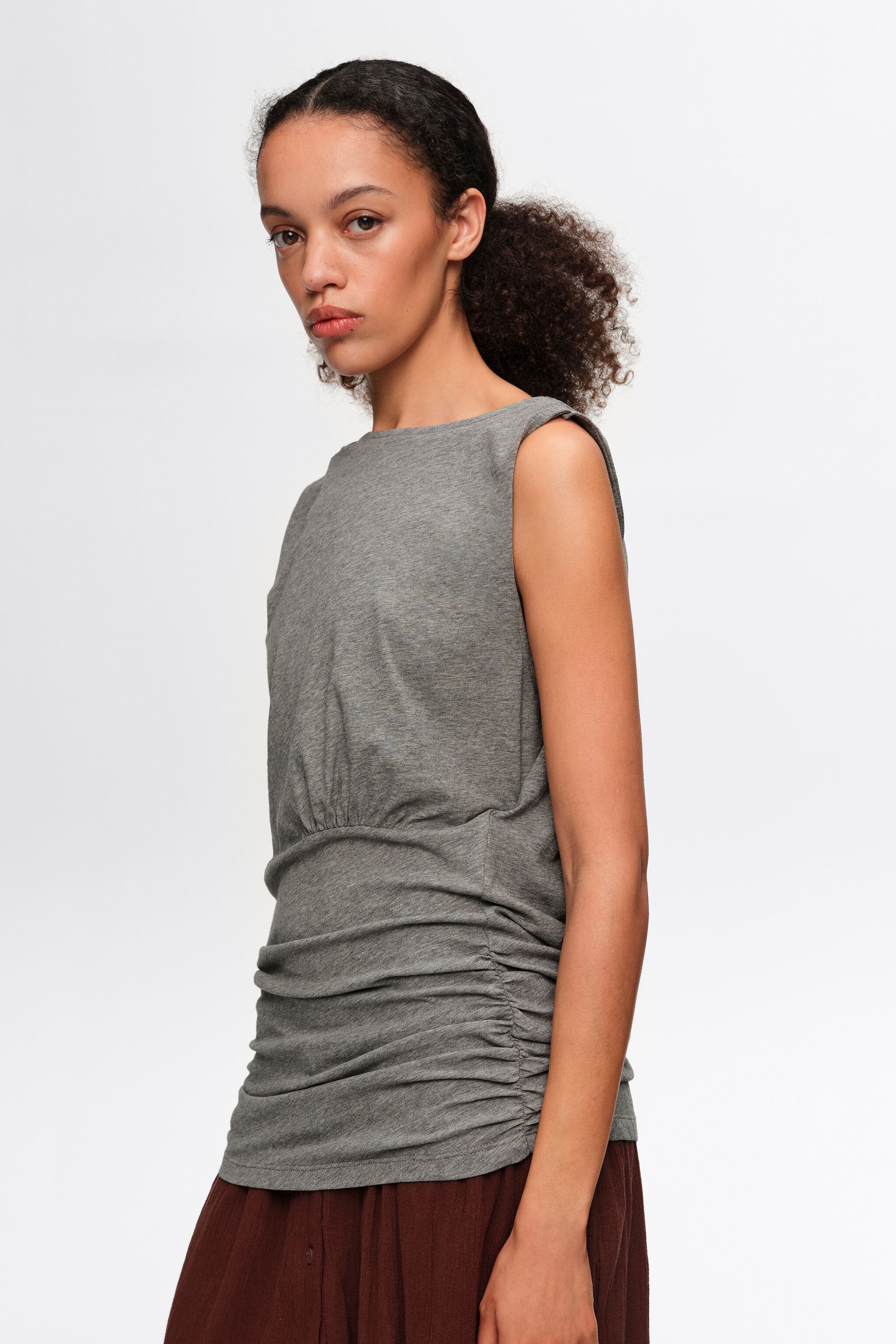 Gray melange fitted elasticated top with dropped back
