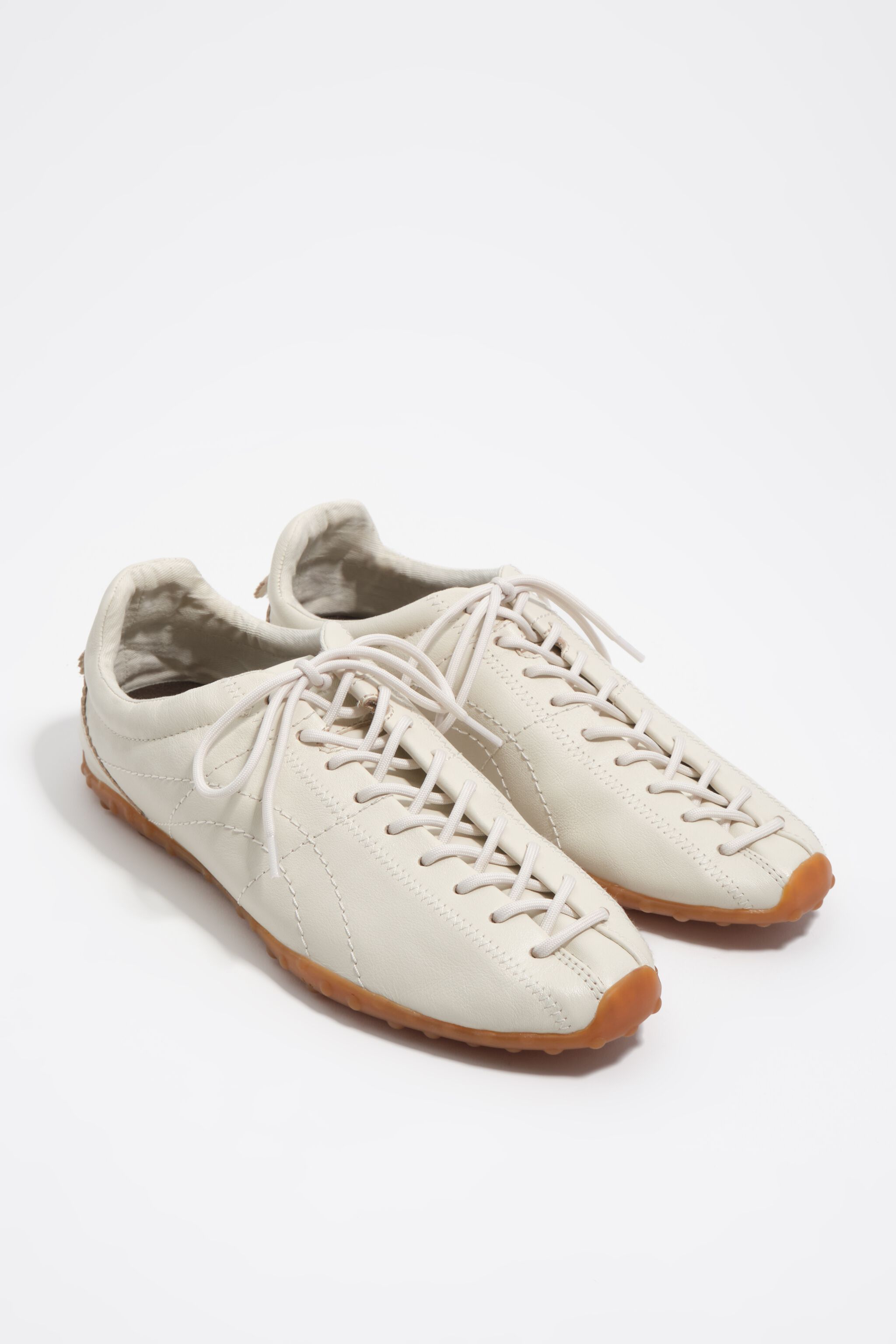 White leather 13 11 lace-up sneaker