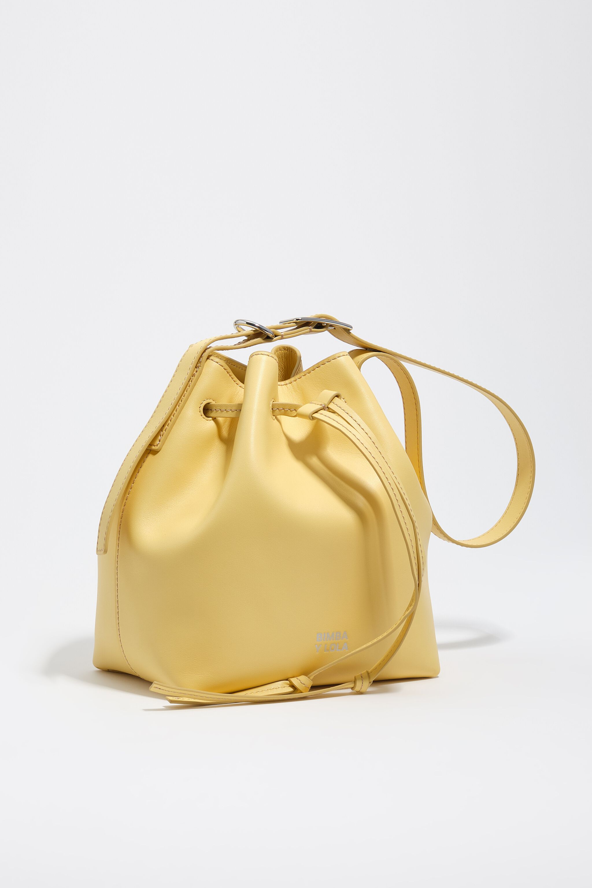 Large banana leather Carlino bucket bag