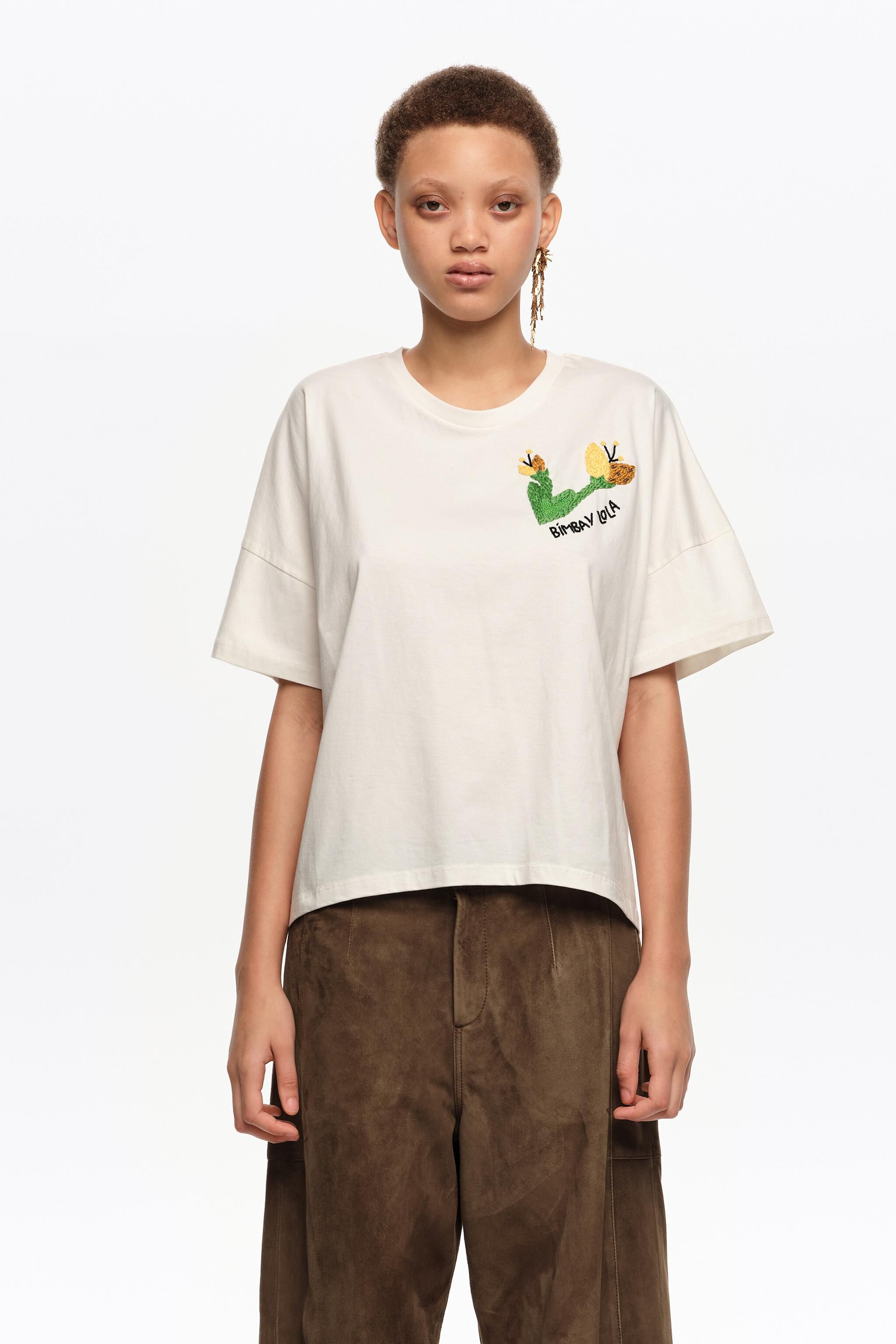 Ivory hand embroidered logo T-shirt