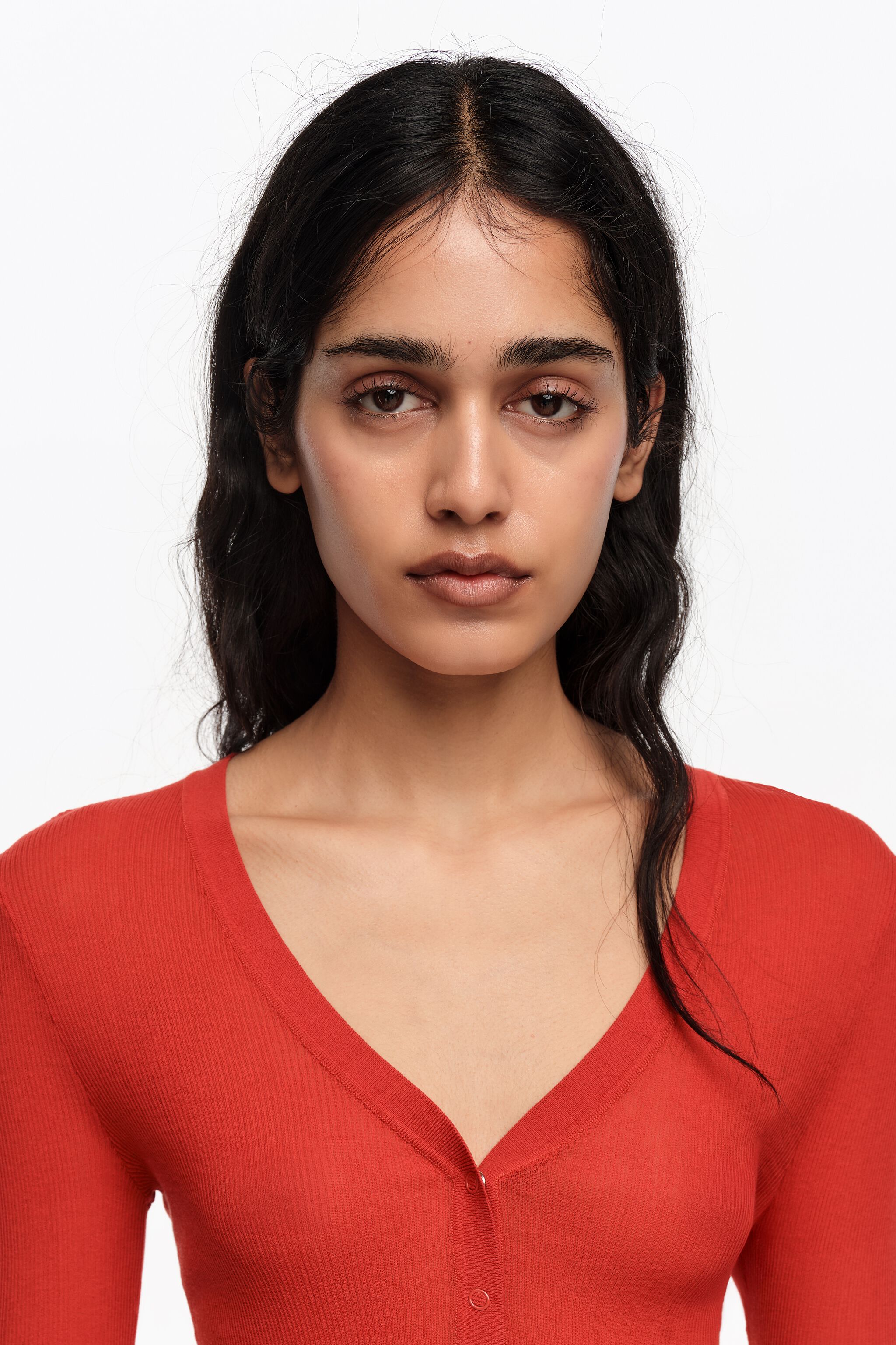 Red fitted ribbed sweater