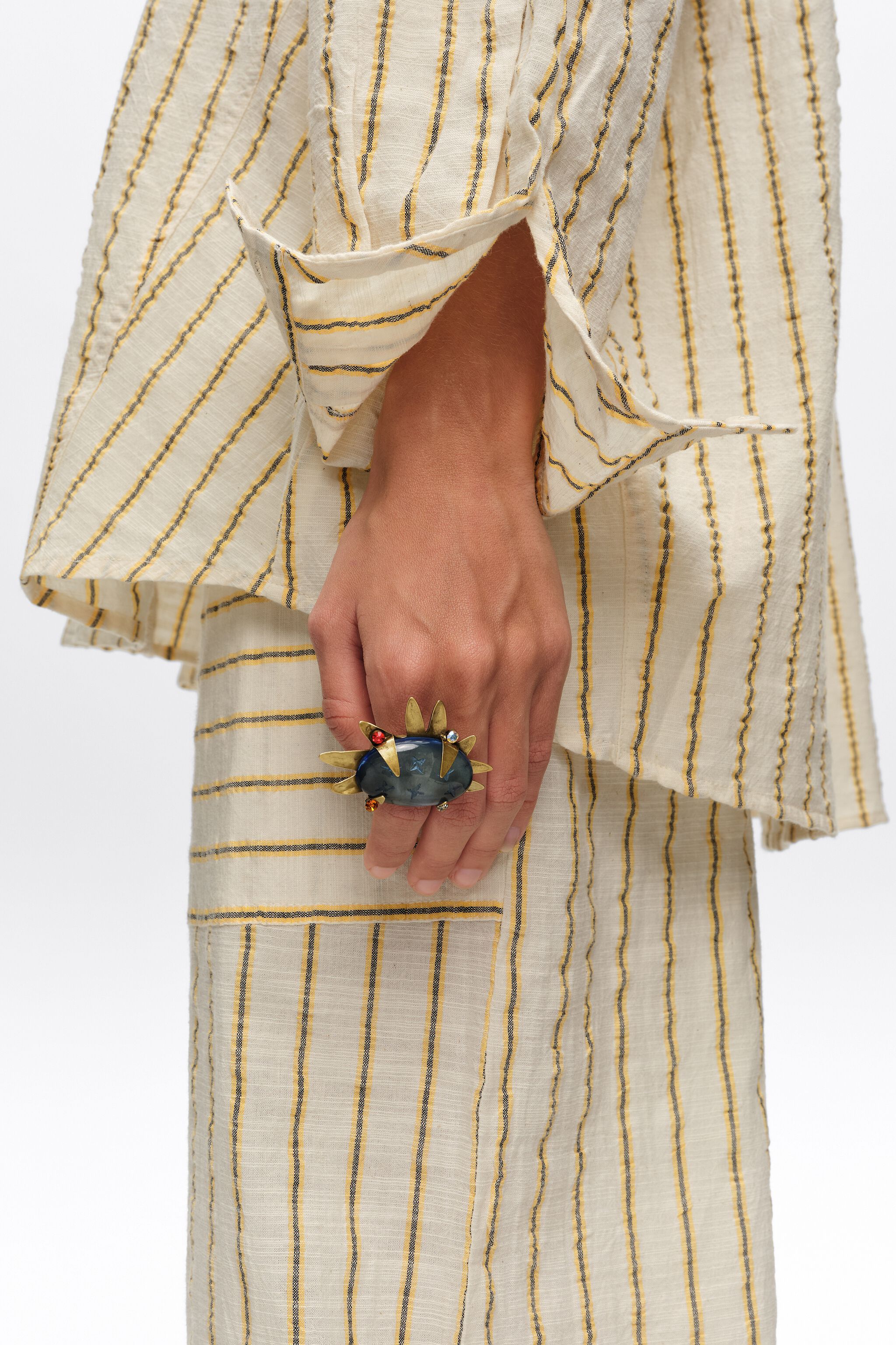 Aged gold blue stone ring