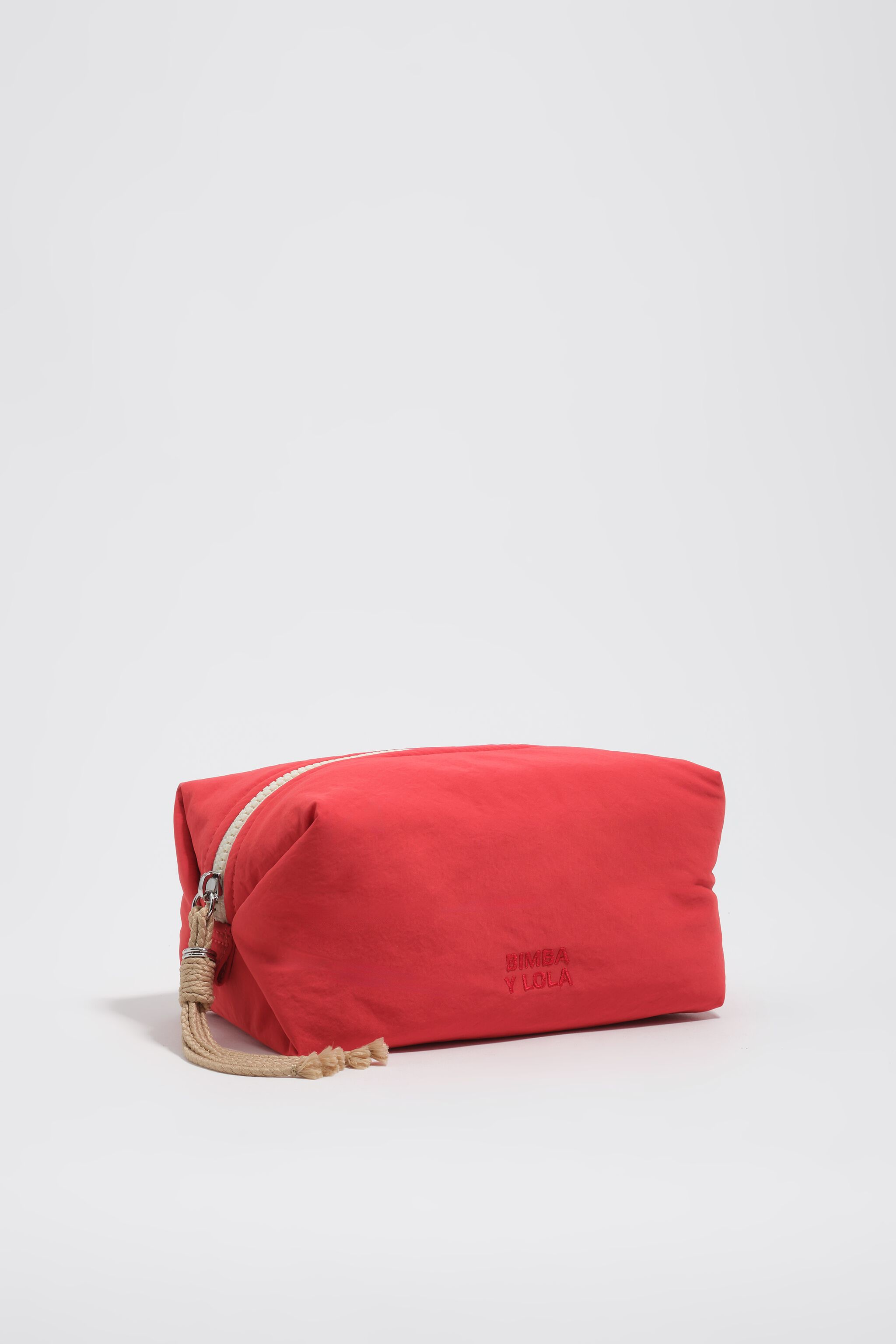 Medium pomegranate nylon make-up case