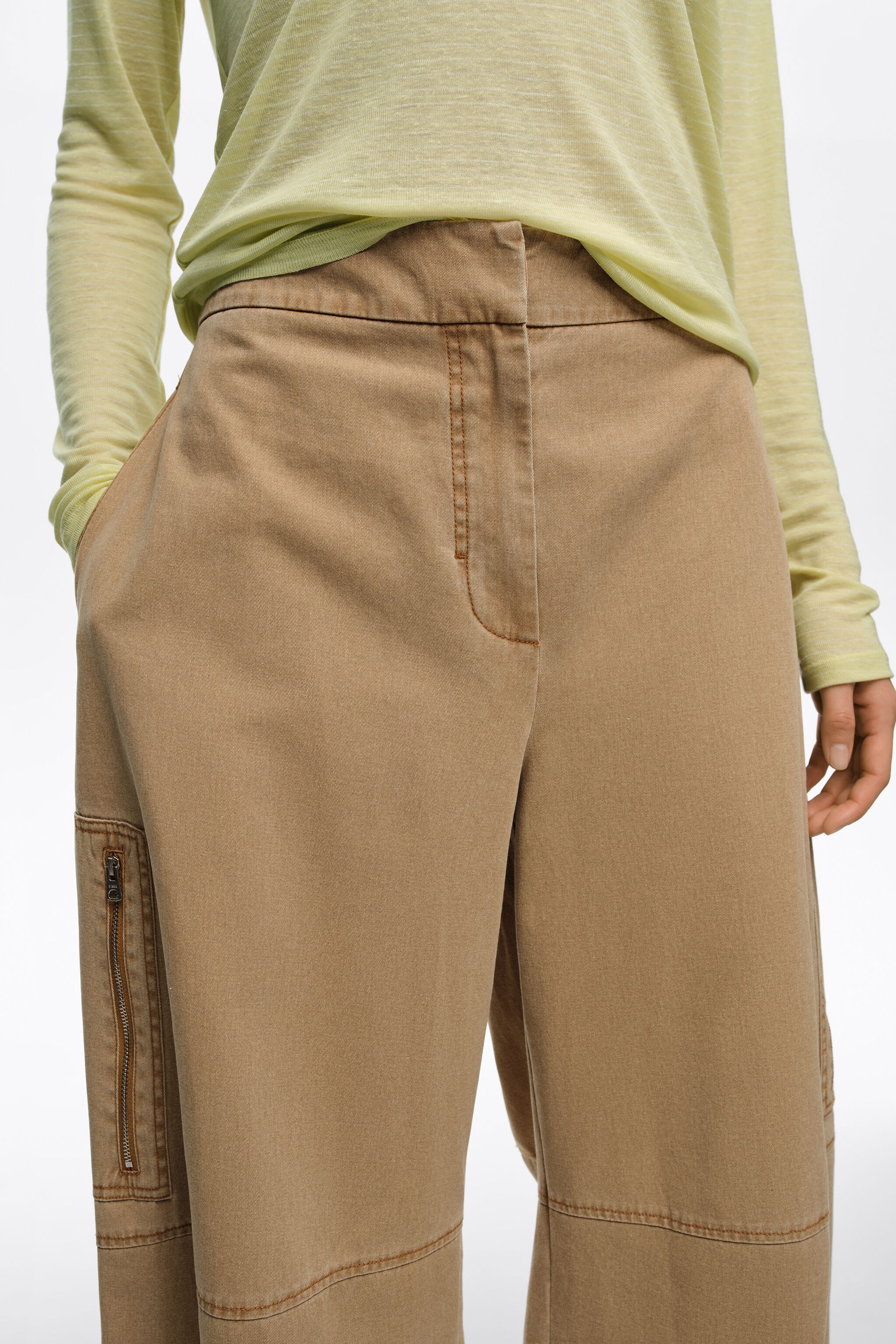 Camel cotton adjustable barrel trousers