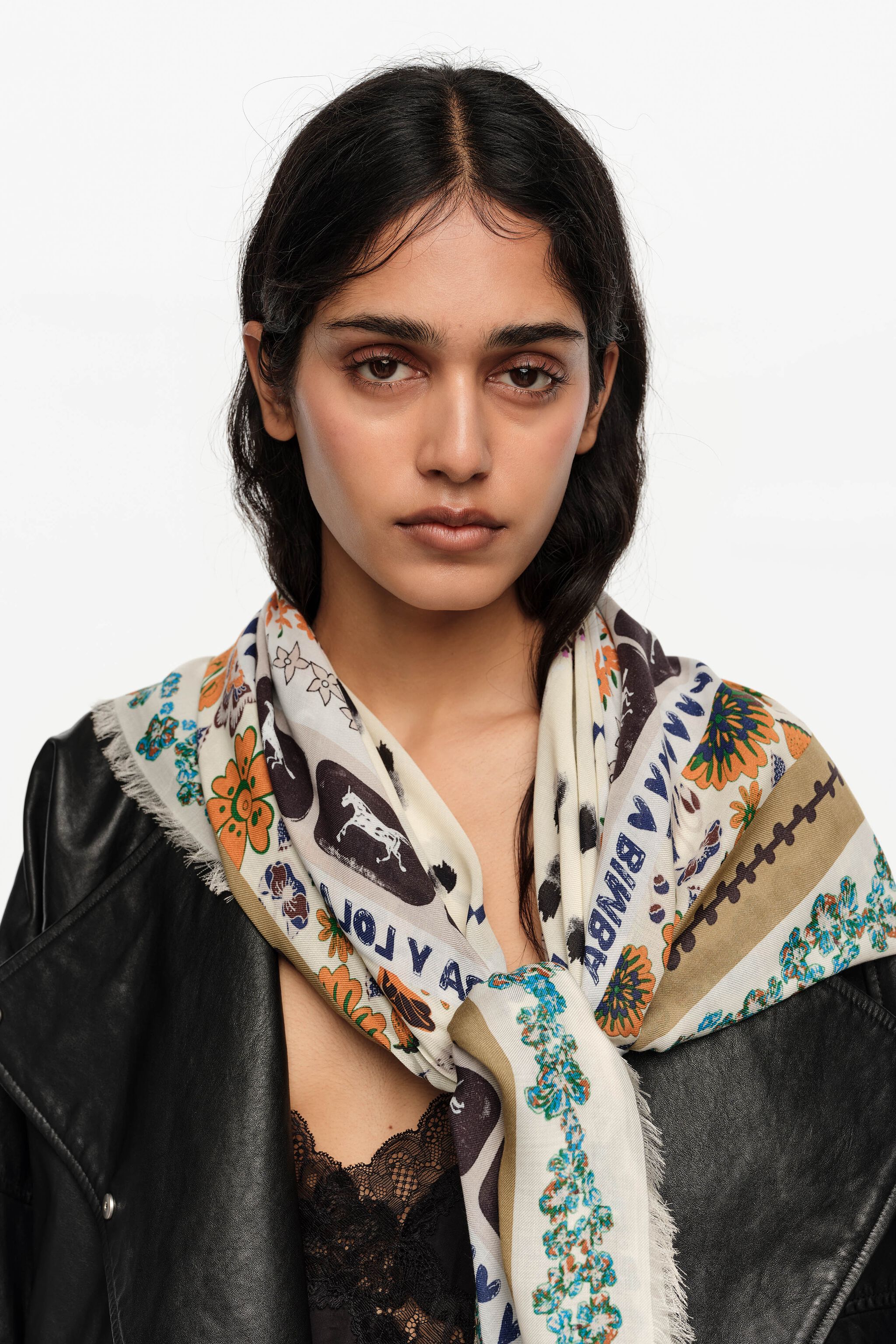Vanilla concentric frames floral scarf