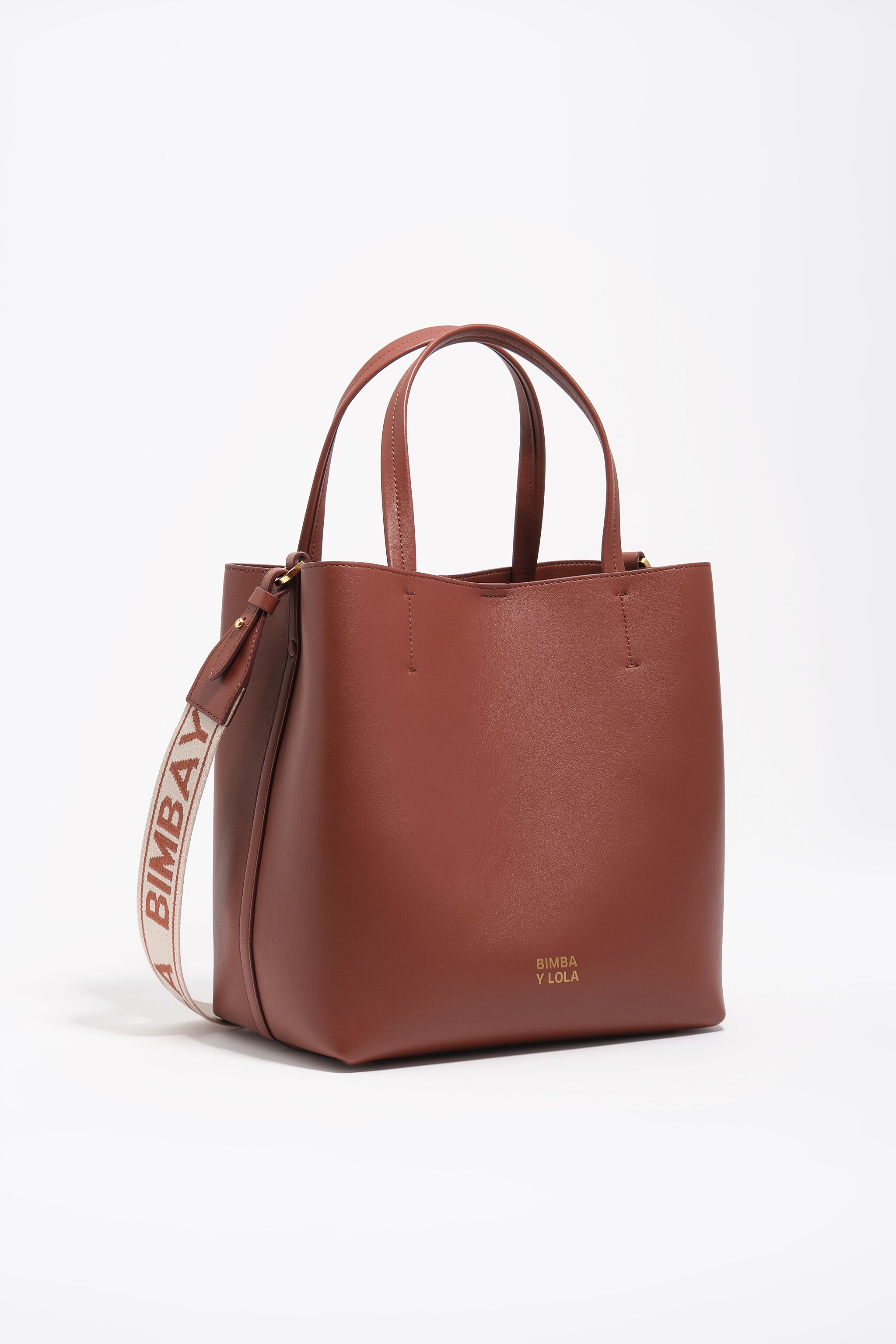 Large walnut leather Chihuahua bag