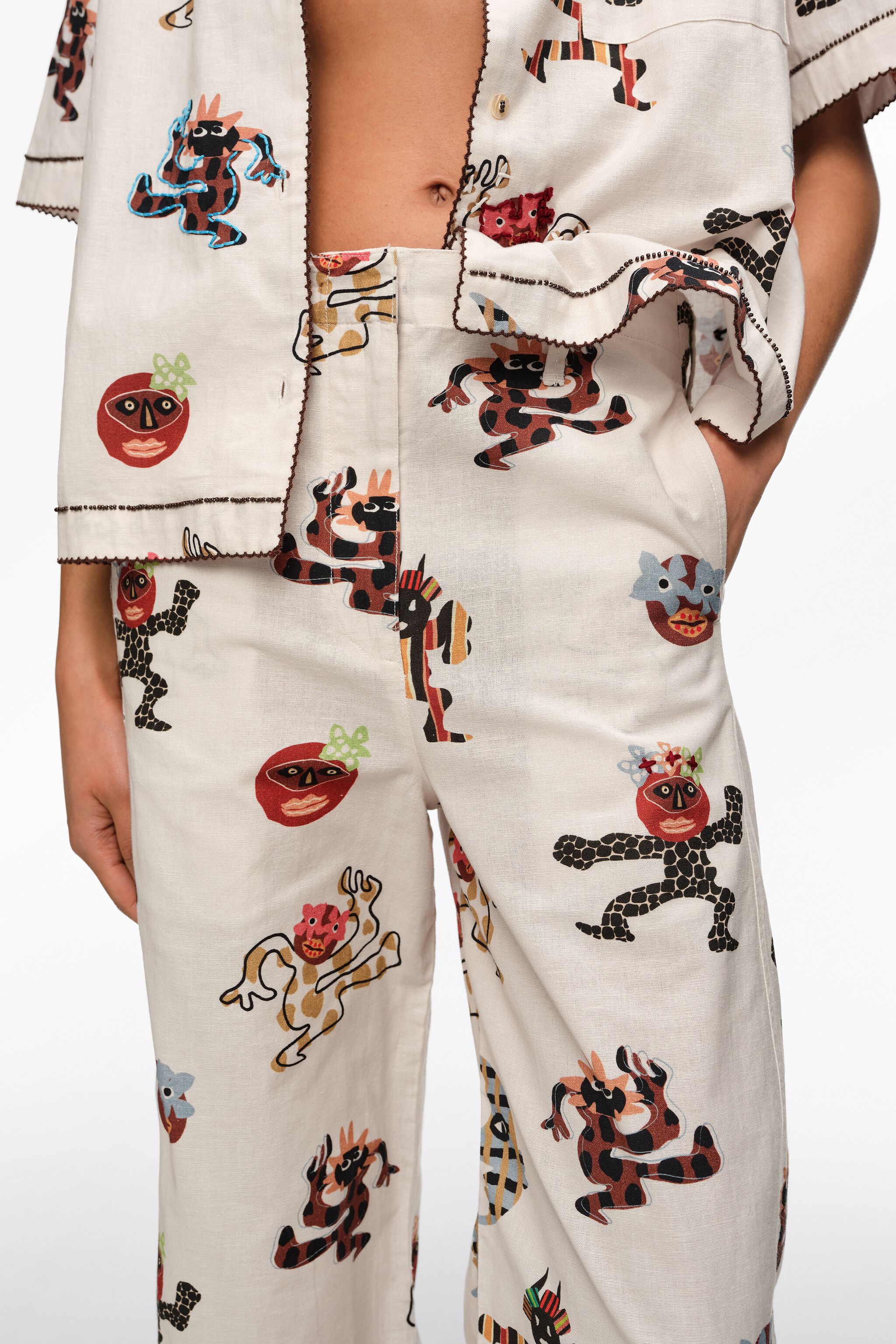 Samba barrel trousers with decorative stitching