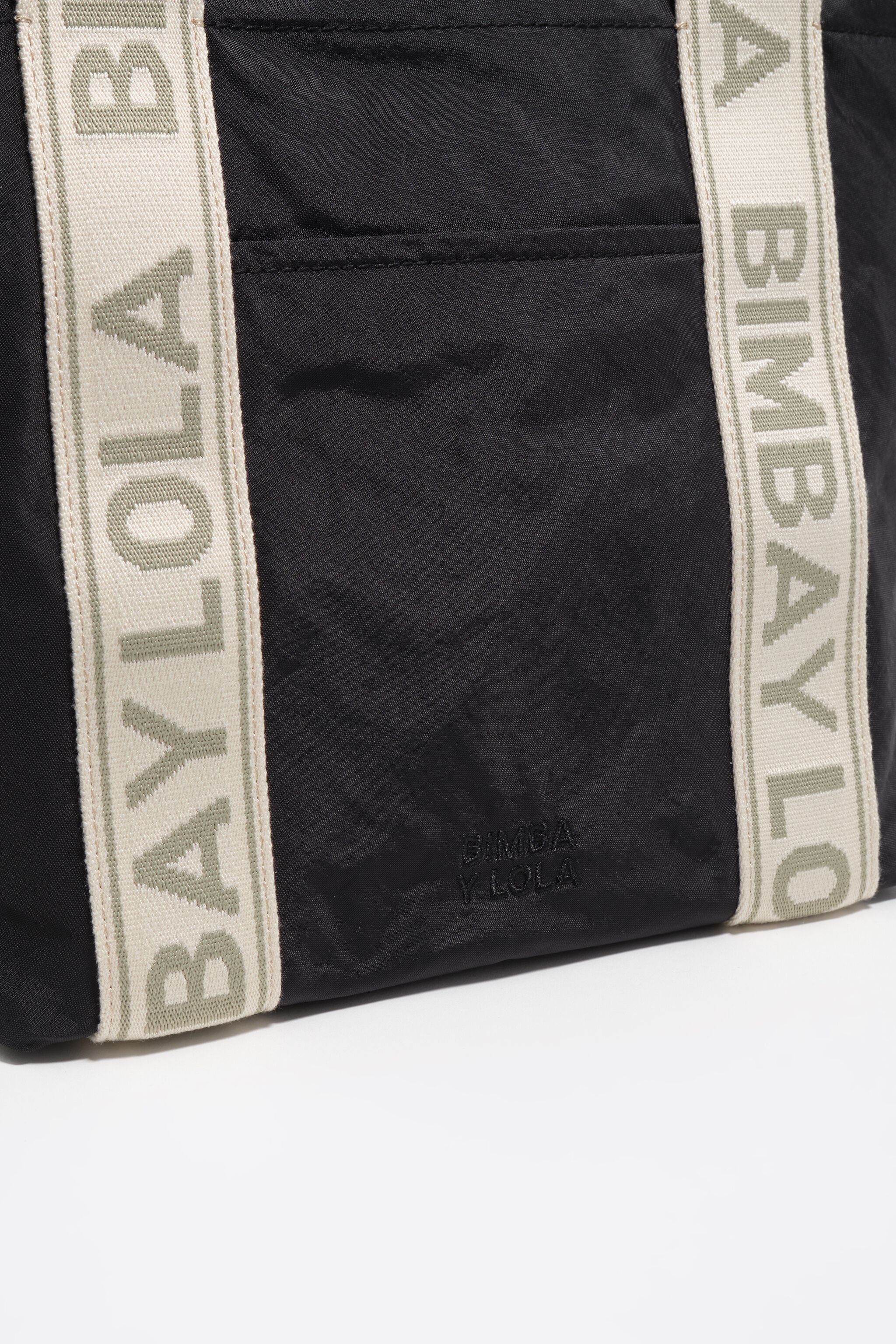 Medium graphite nylon bag