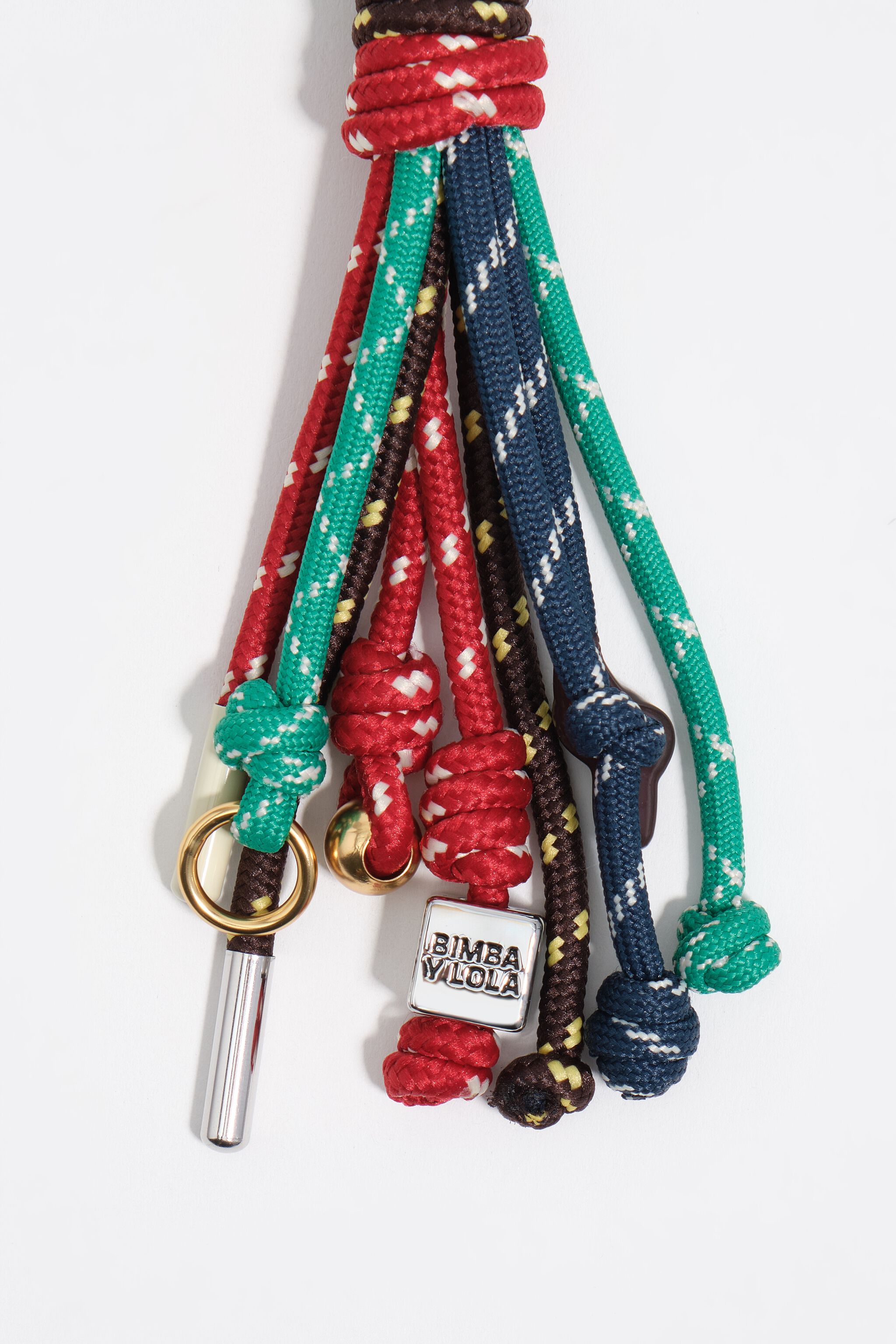 Pom-pom key ring with heart-shaped ropes