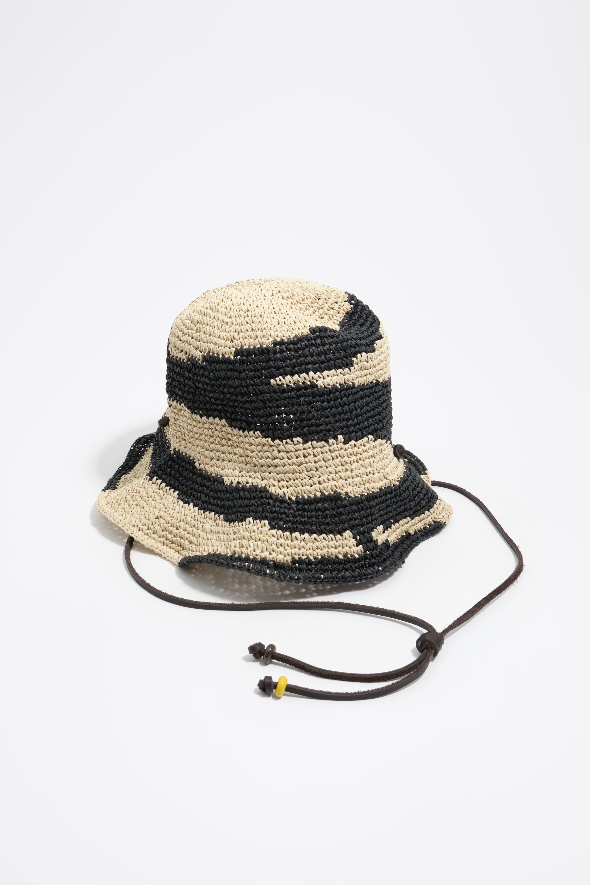Natural and black raffia-effect hat
