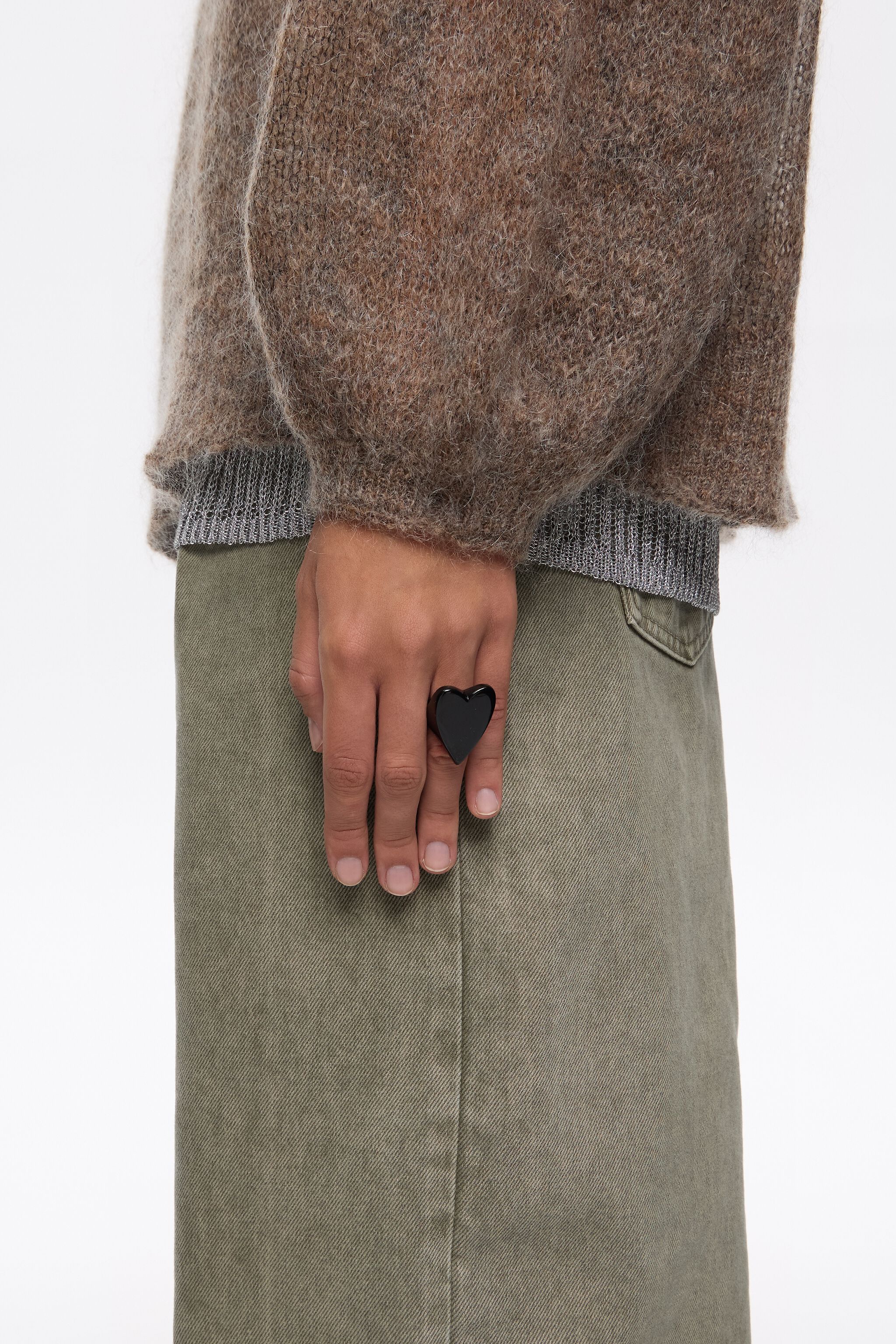 Black heart ring