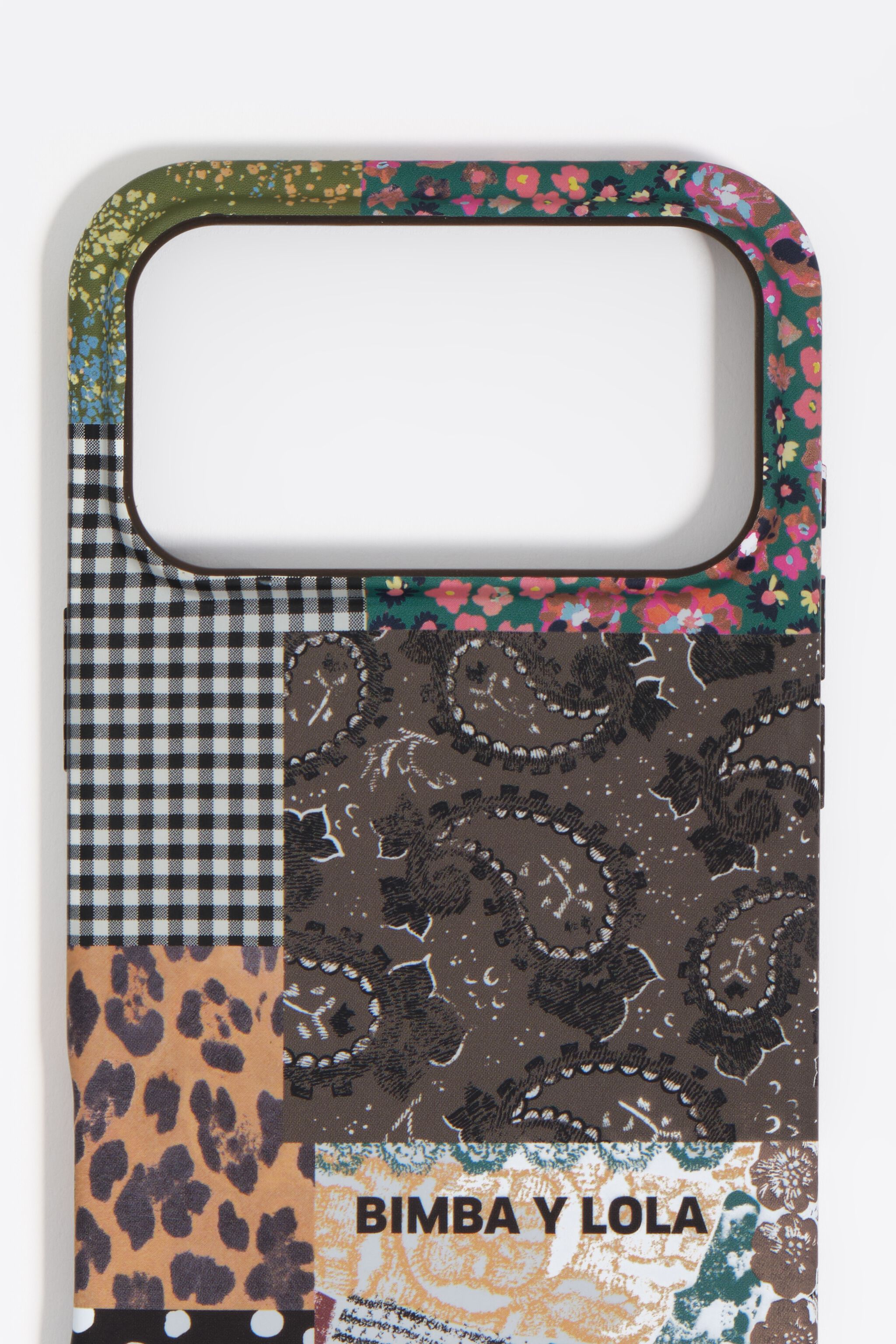 Patchwork iPhone 17 Pro Max rigid case
