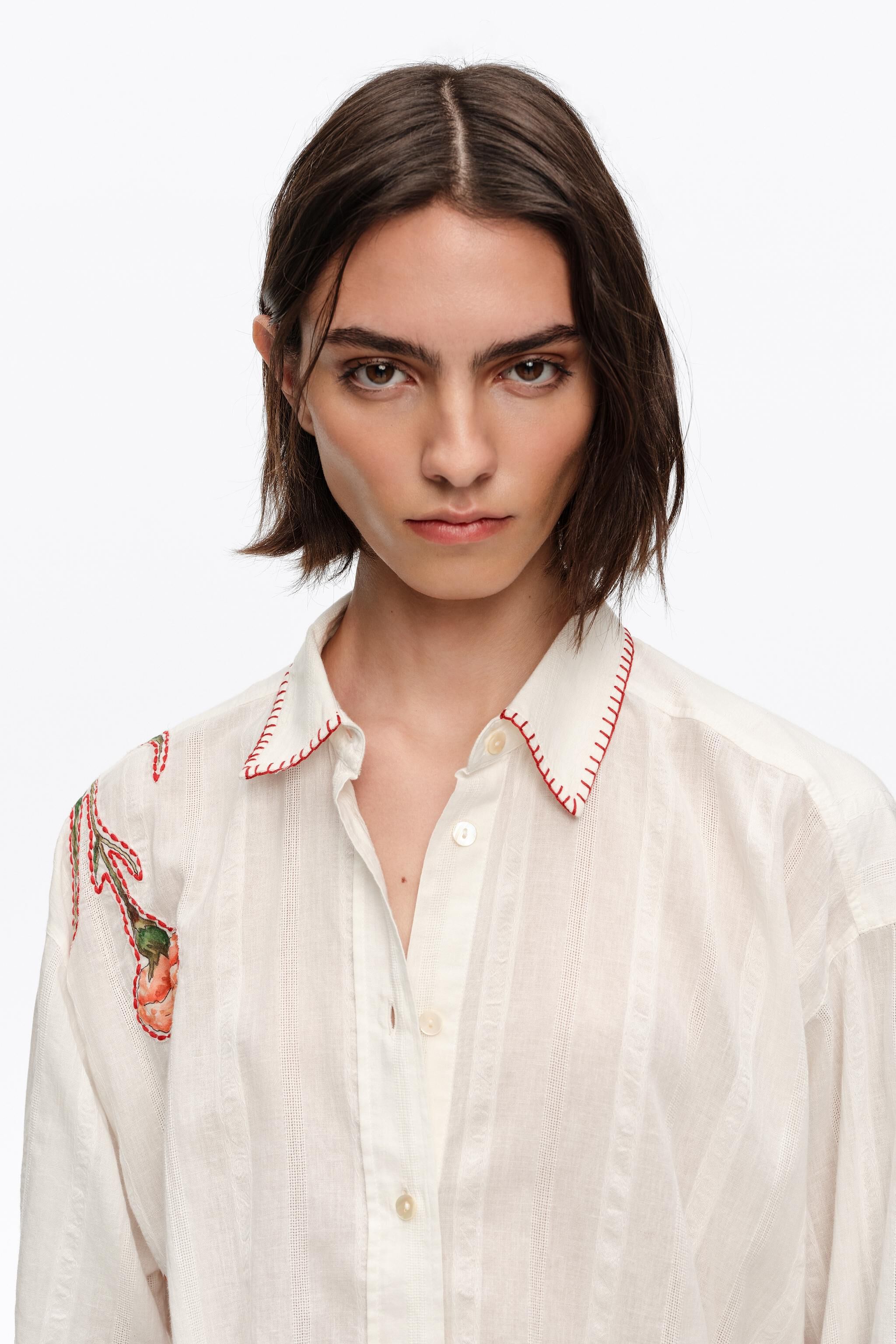 Ivory cotton shirt with stitching and prints