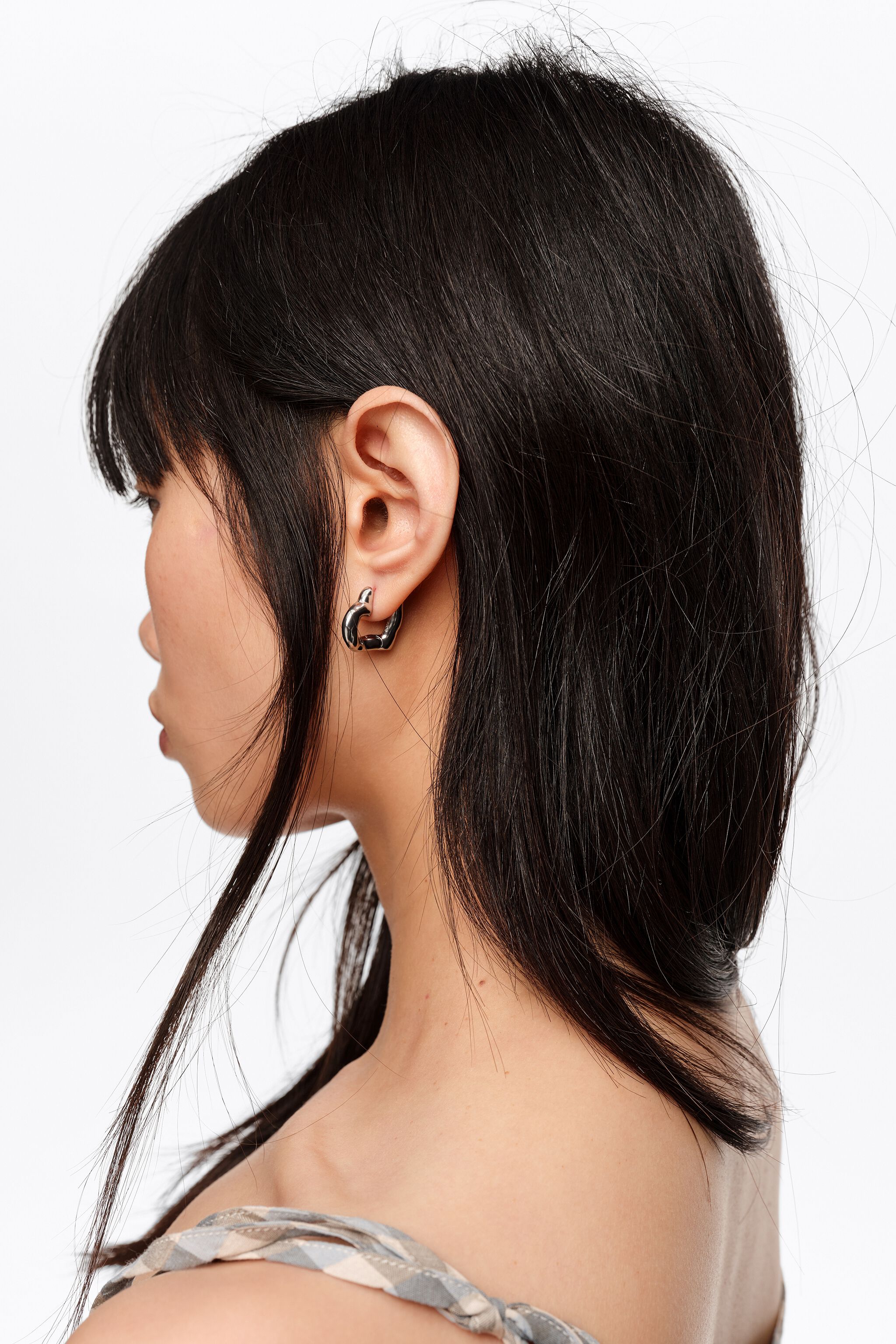 Textured silver heart hoop earrings