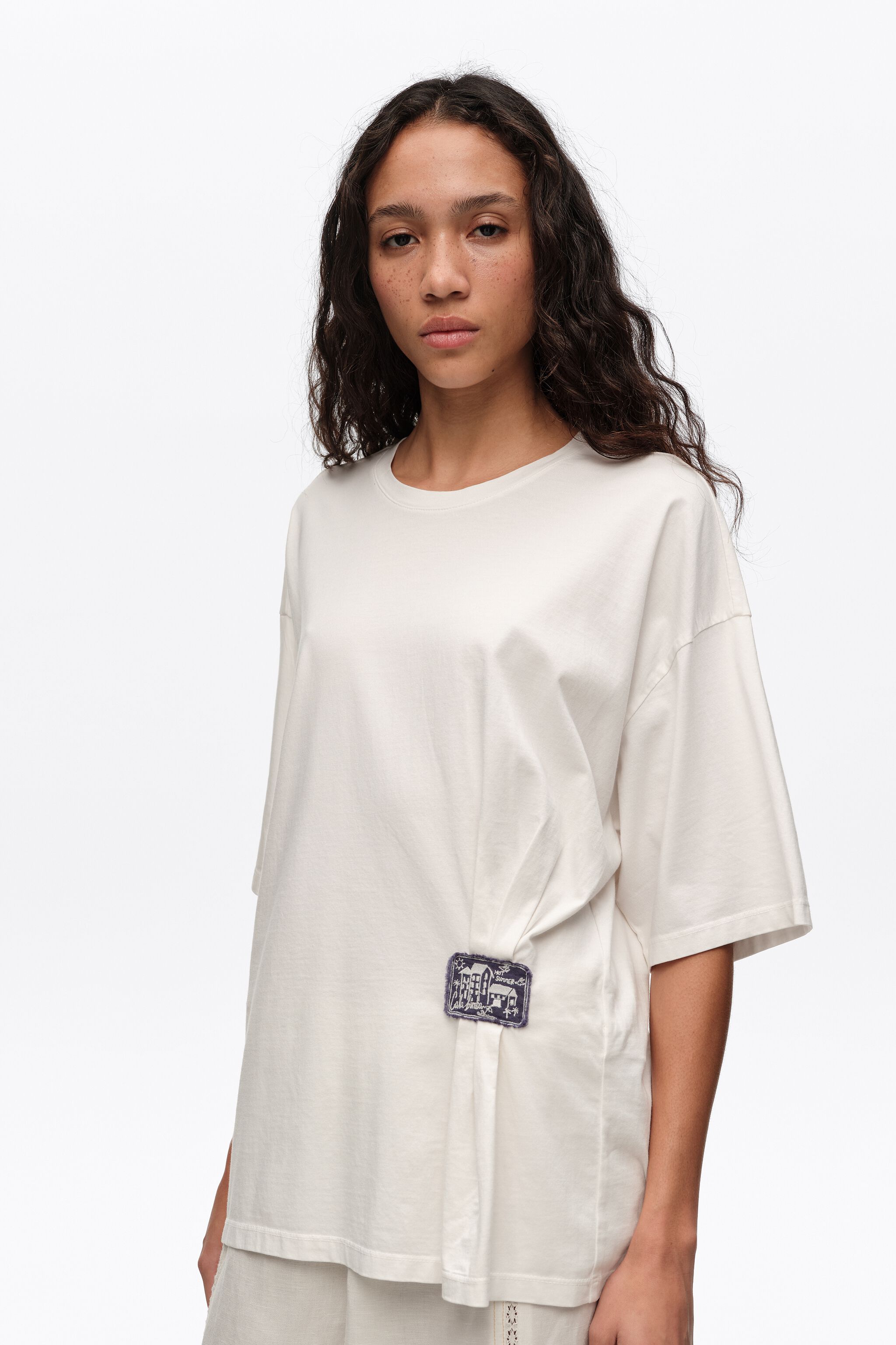 White ruched T-shirt with custom label