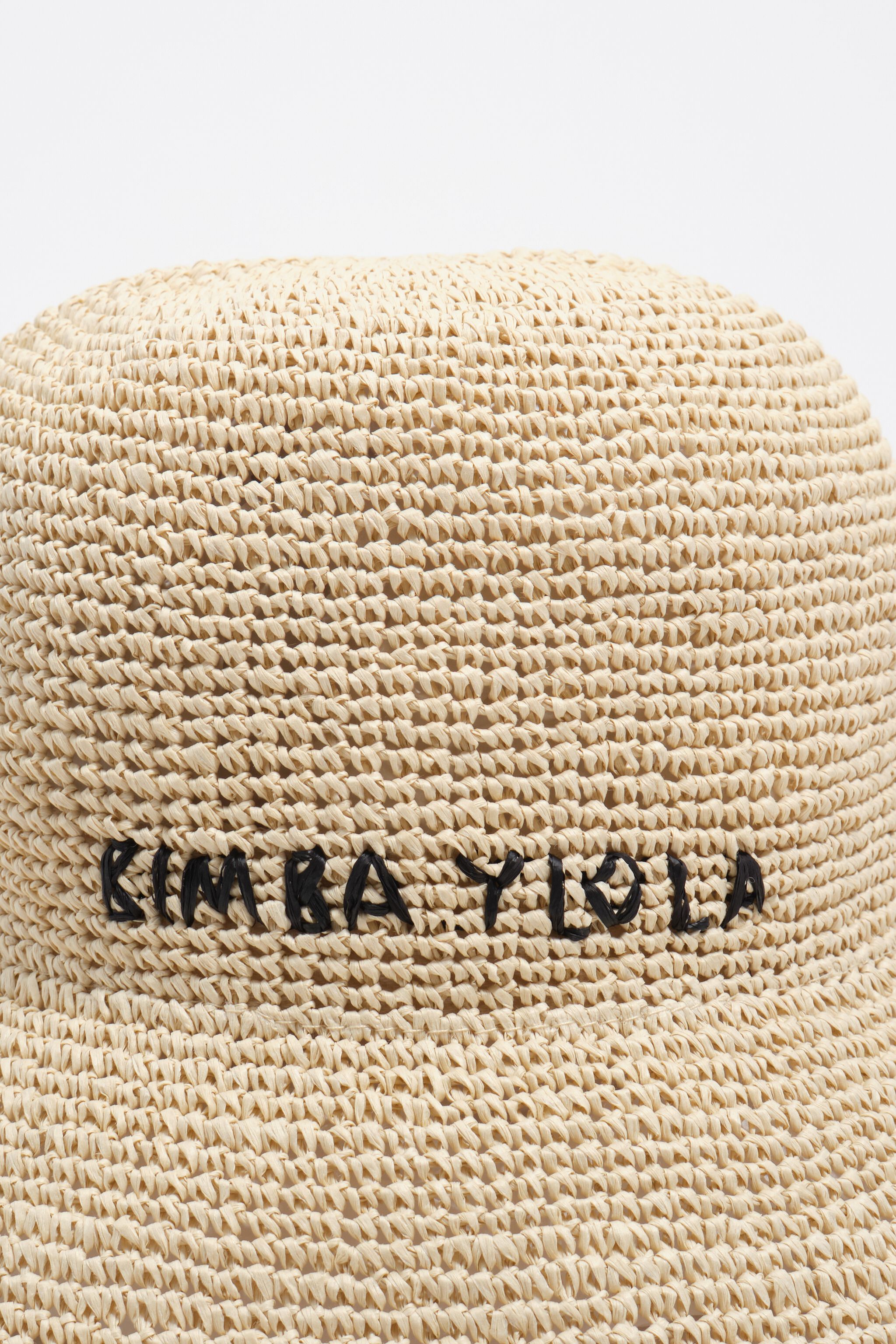 Natural paper raffia hat with leather