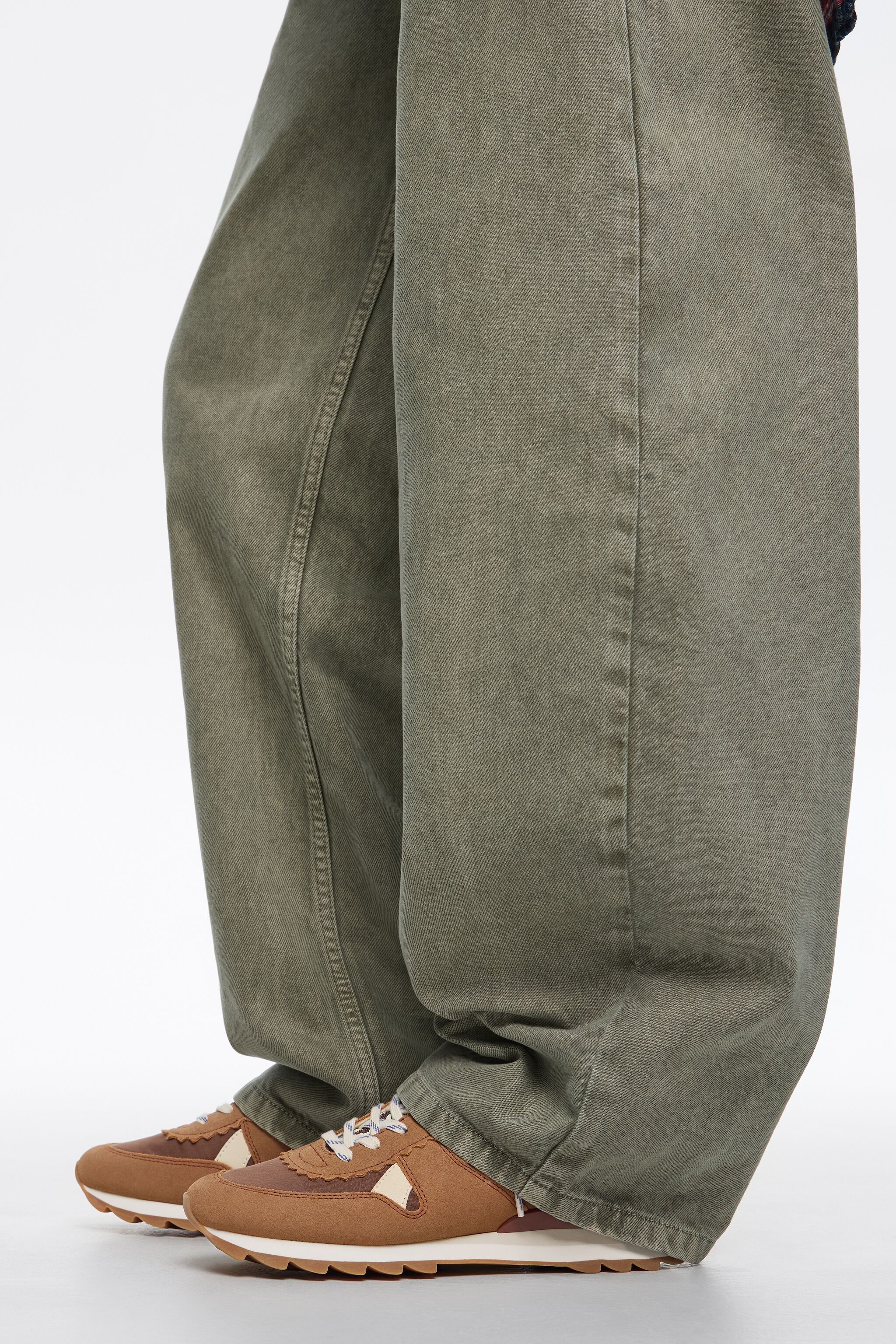 Brown suede and nylon 13 19 technical sneaker