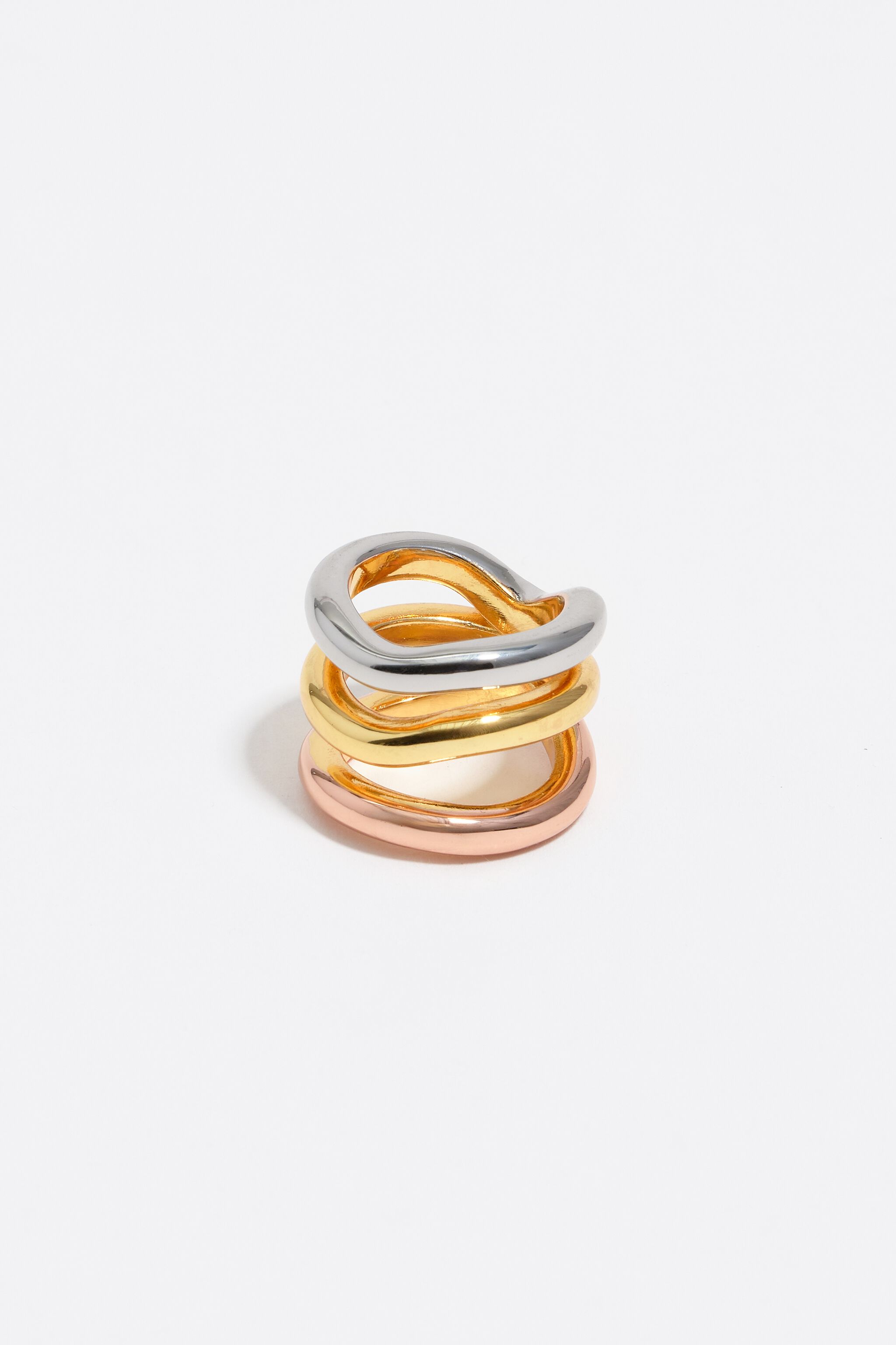 Three-tone bands ring