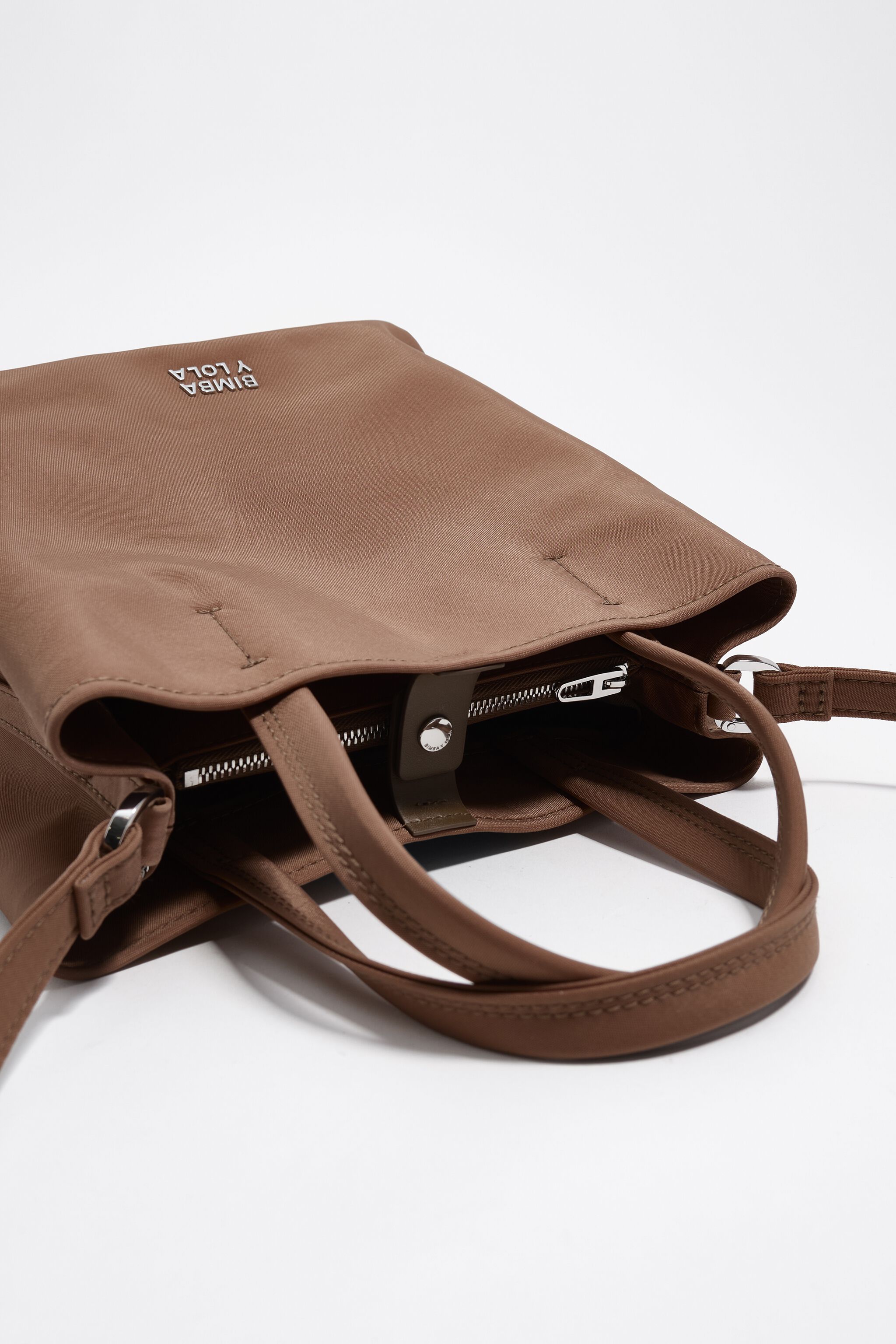 Medium nougat nylon Chihuahua bag