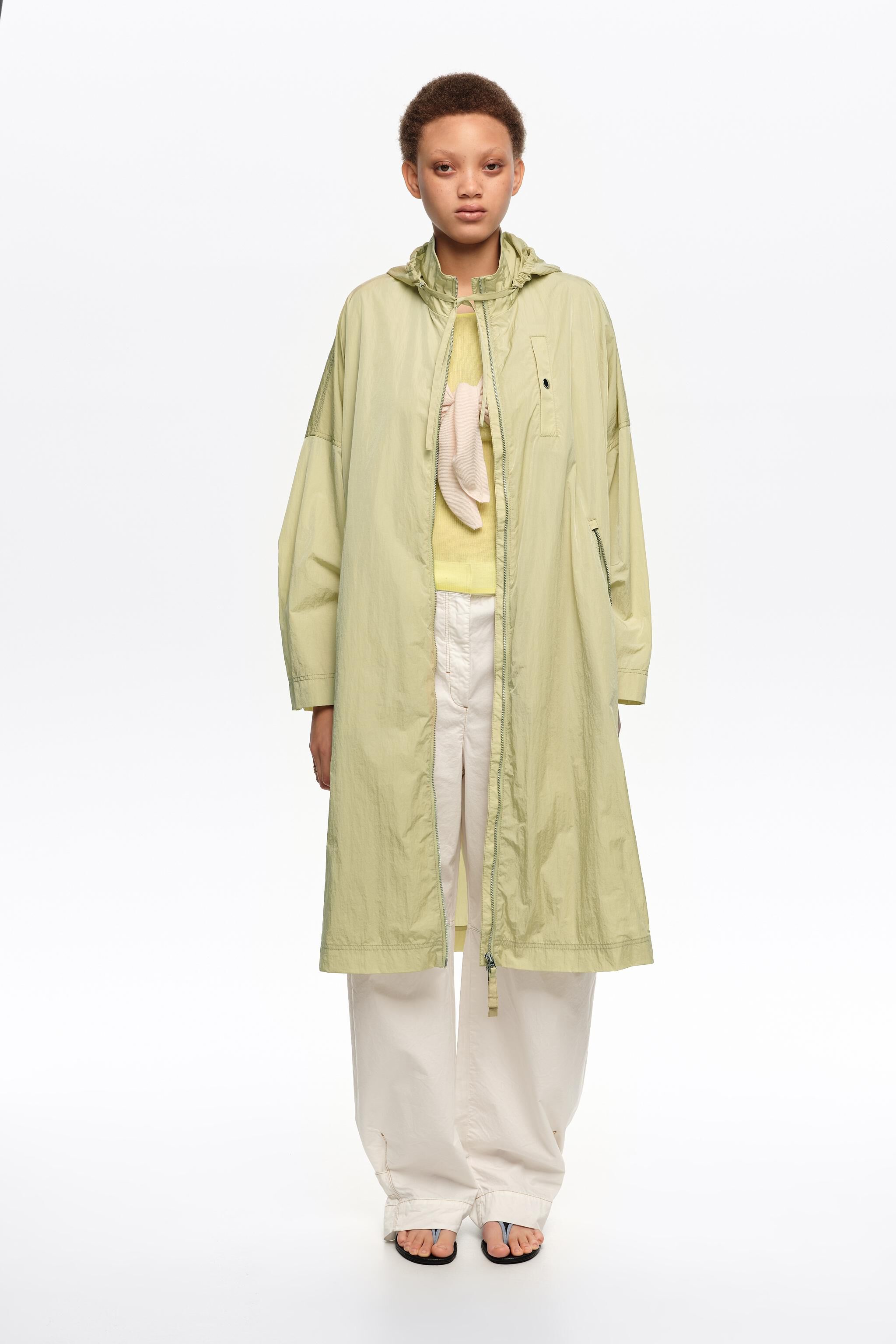 Long light green fluid trench