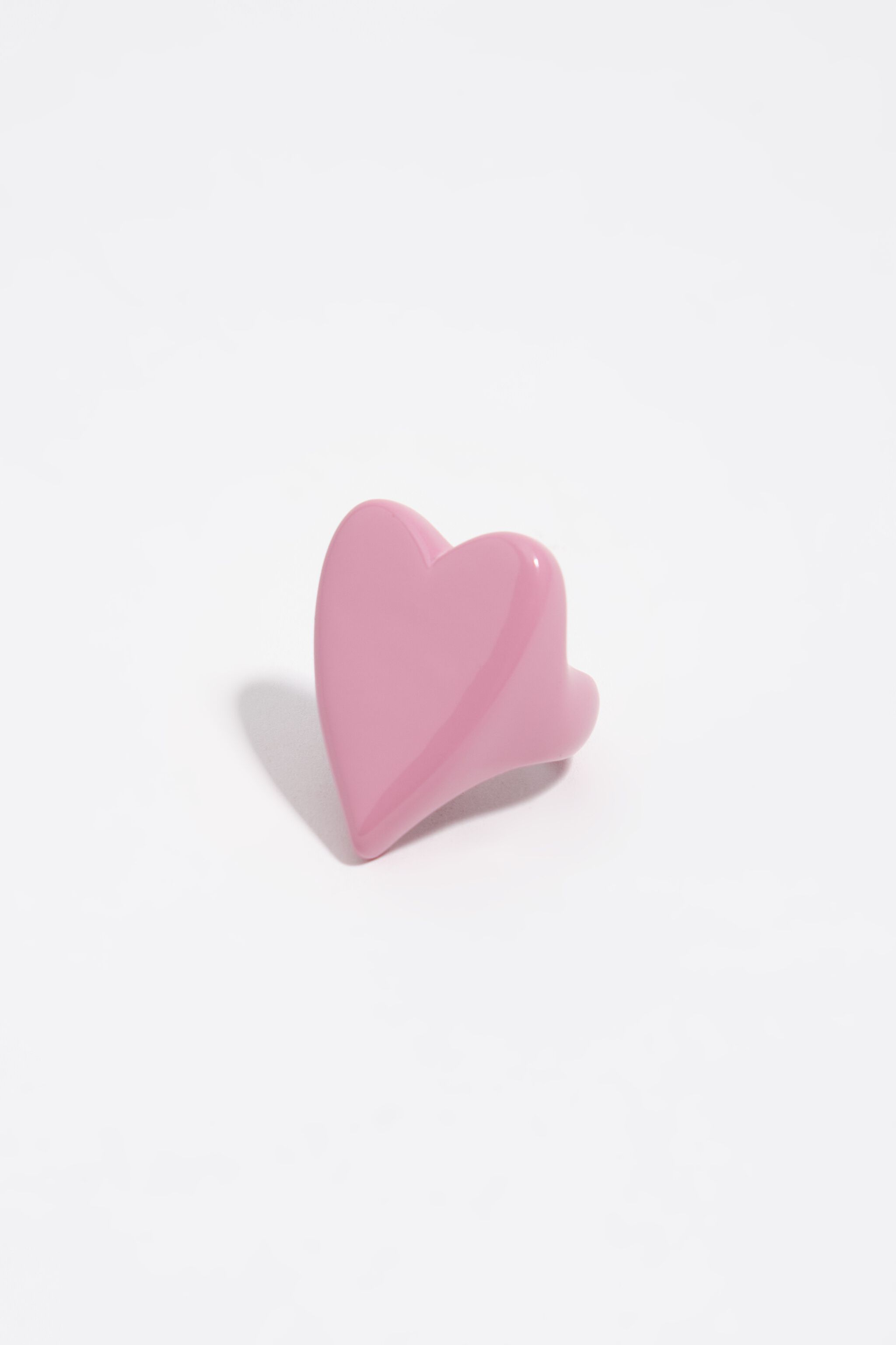 Pink lacquered heart ring