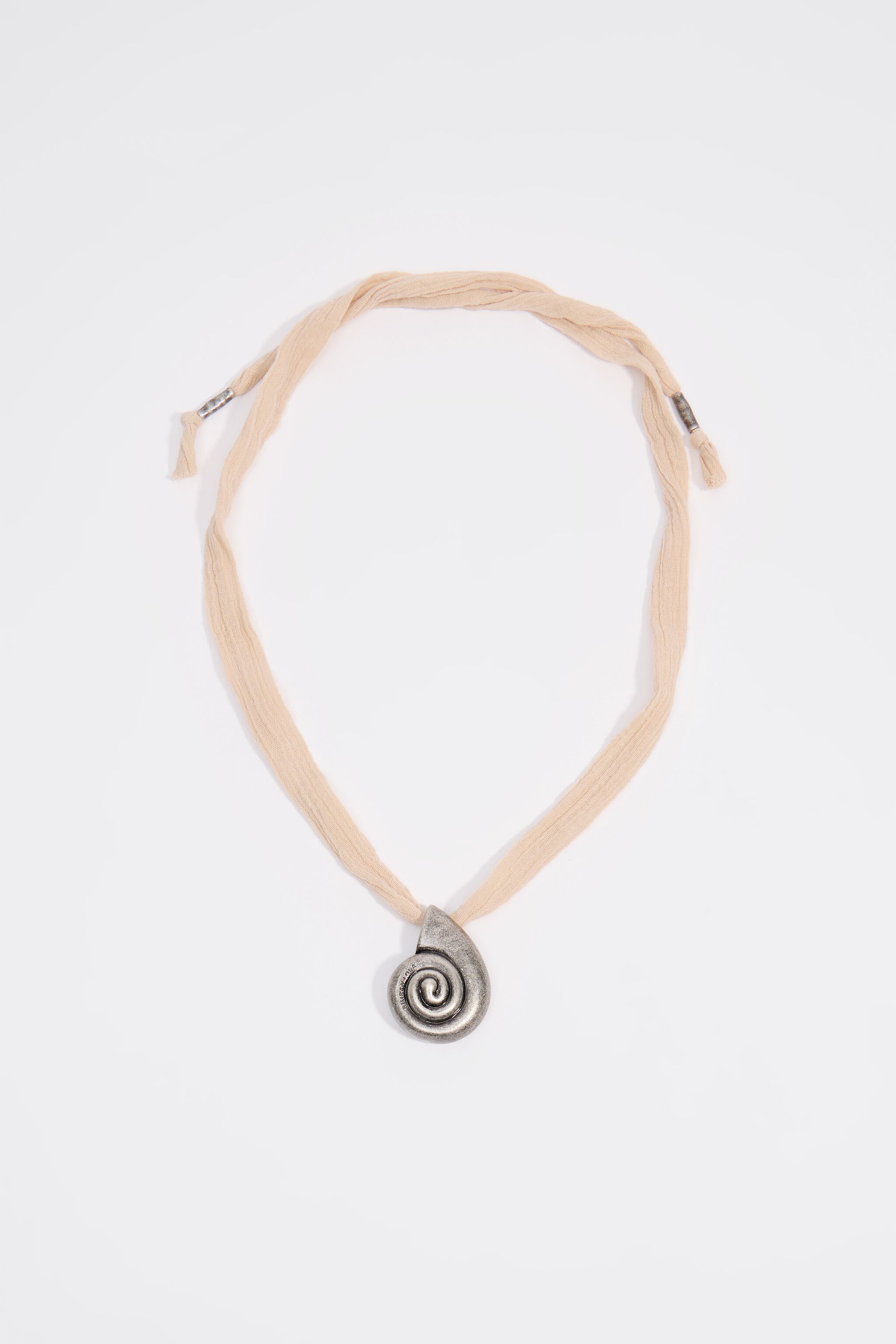 Nude woven necklace with aged silver seashell