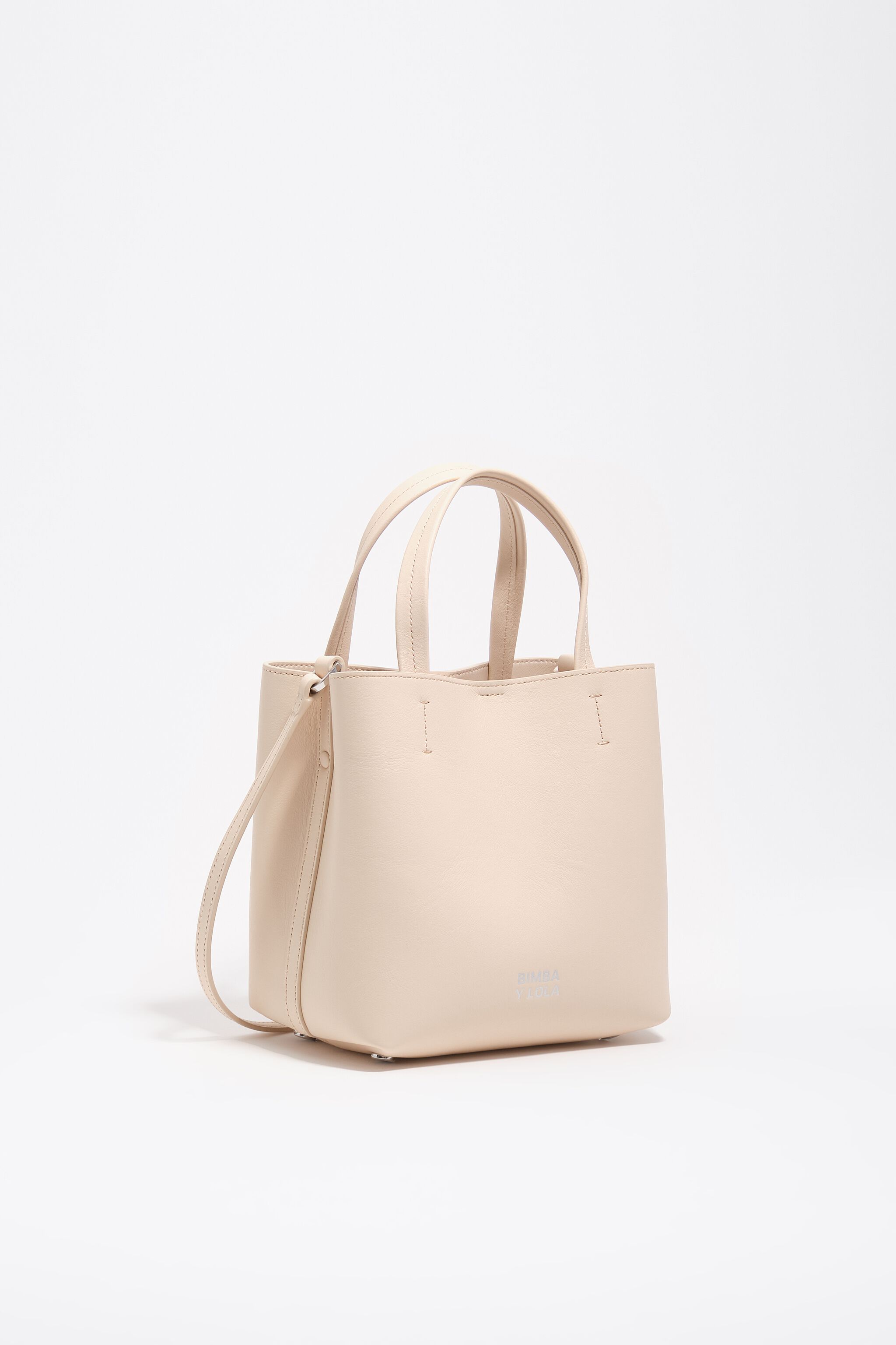 Small sand leather Chihuahua bag