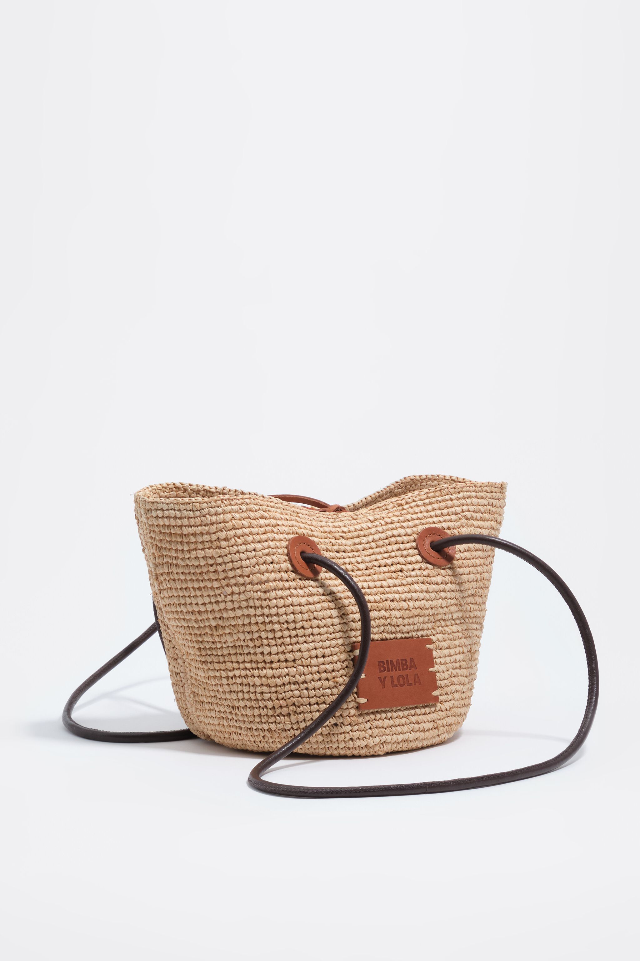 Medium natural raffia basket bag