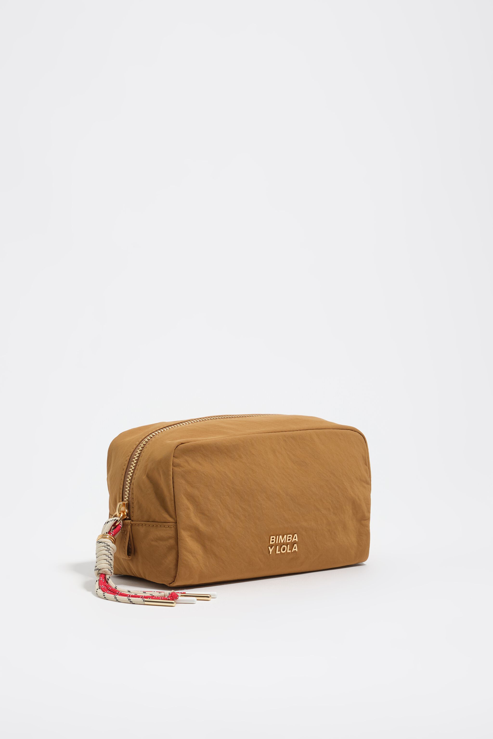 Small caramel nylon make-up case
