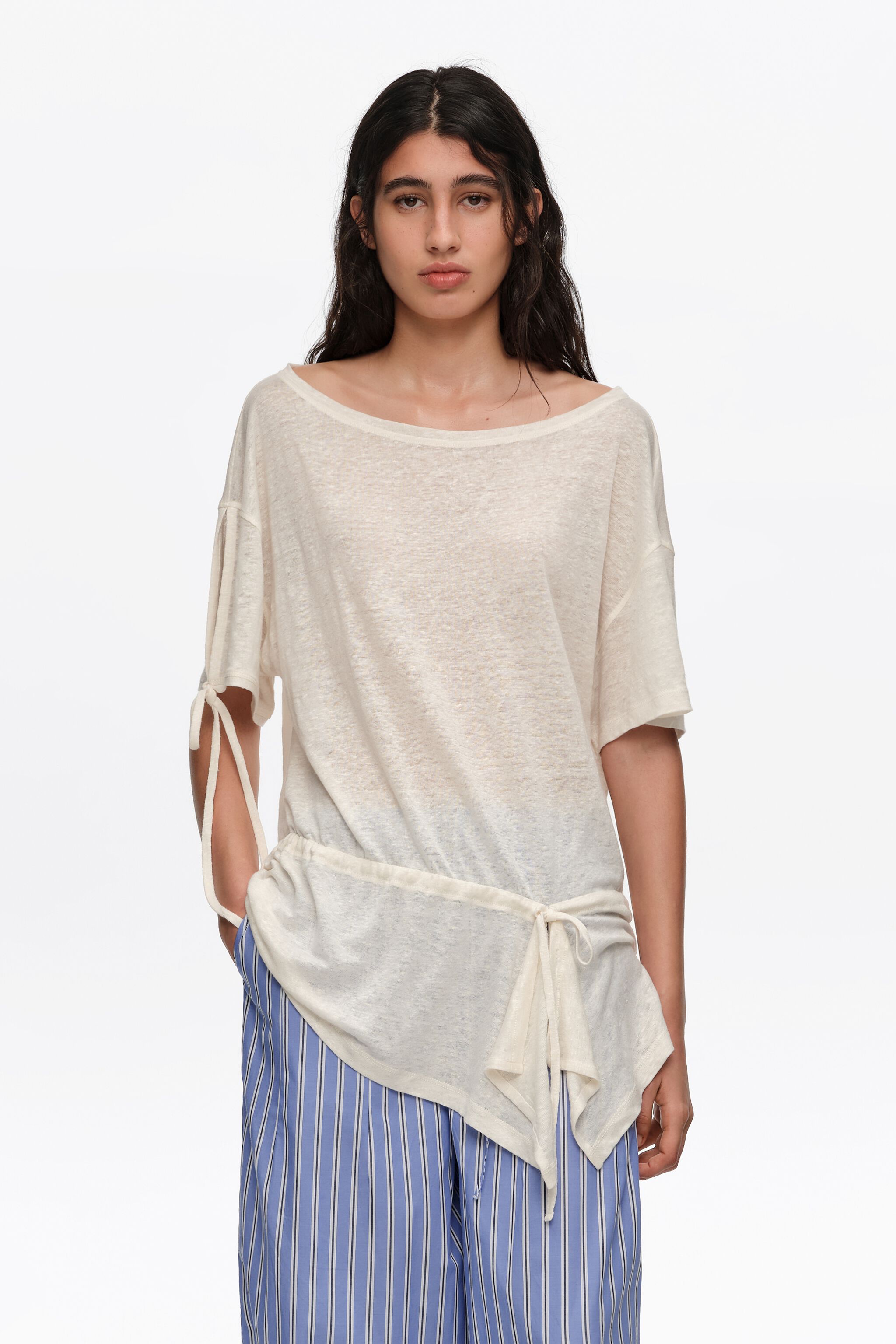 Ivory linen T-shirt with adjustable waist
