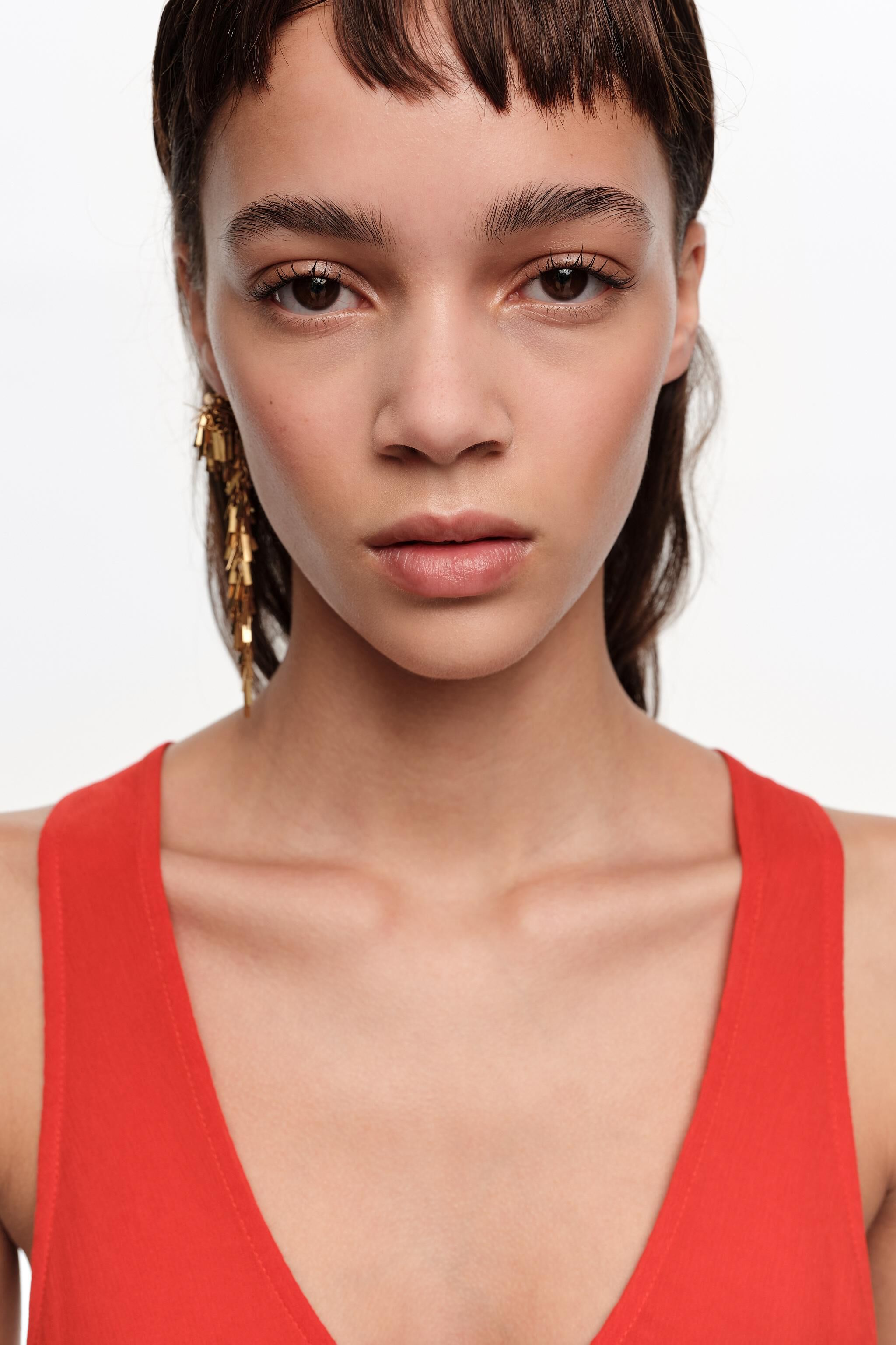 Red fluid cross-back dress
