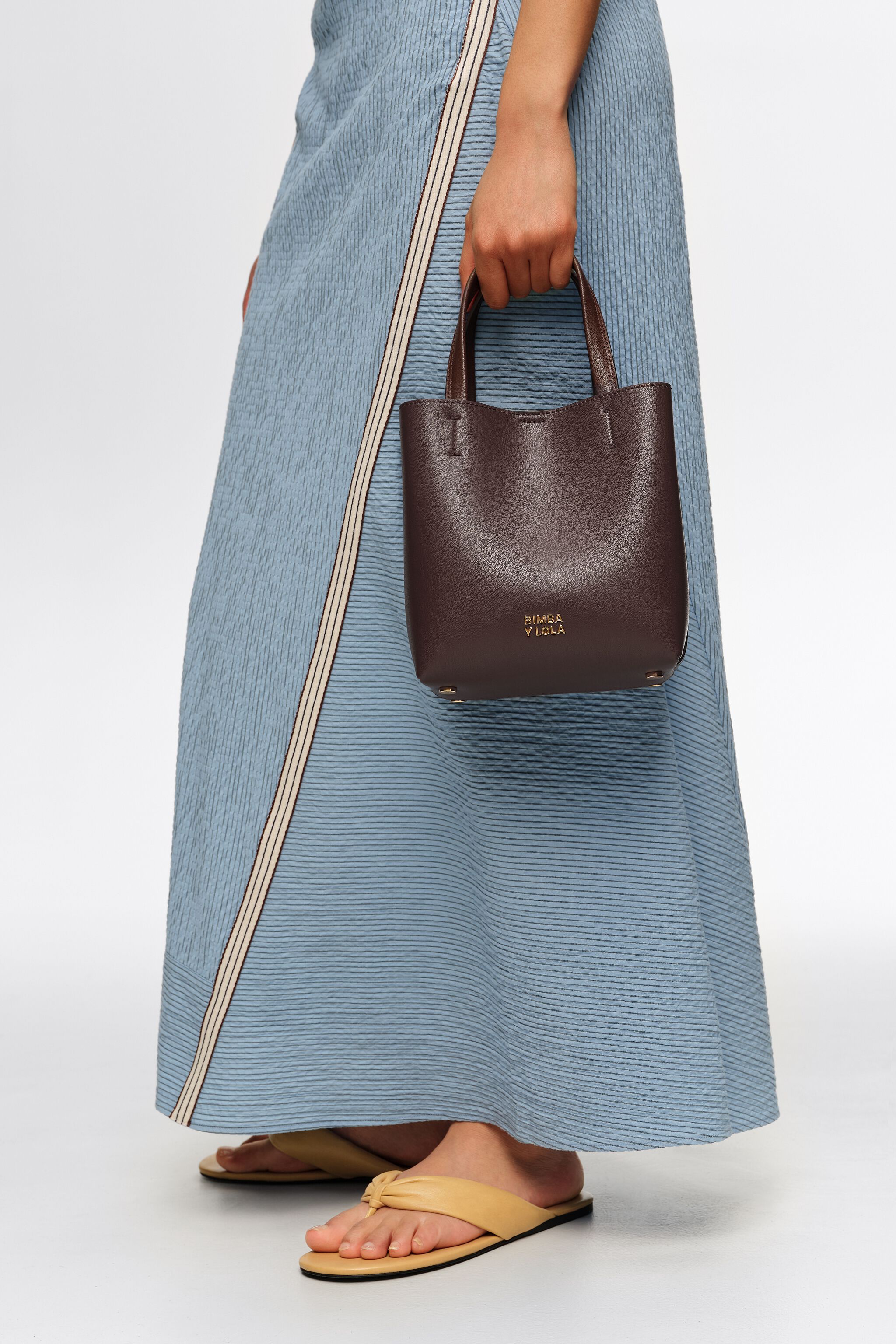 Small chocolate leather Chihuahua bag