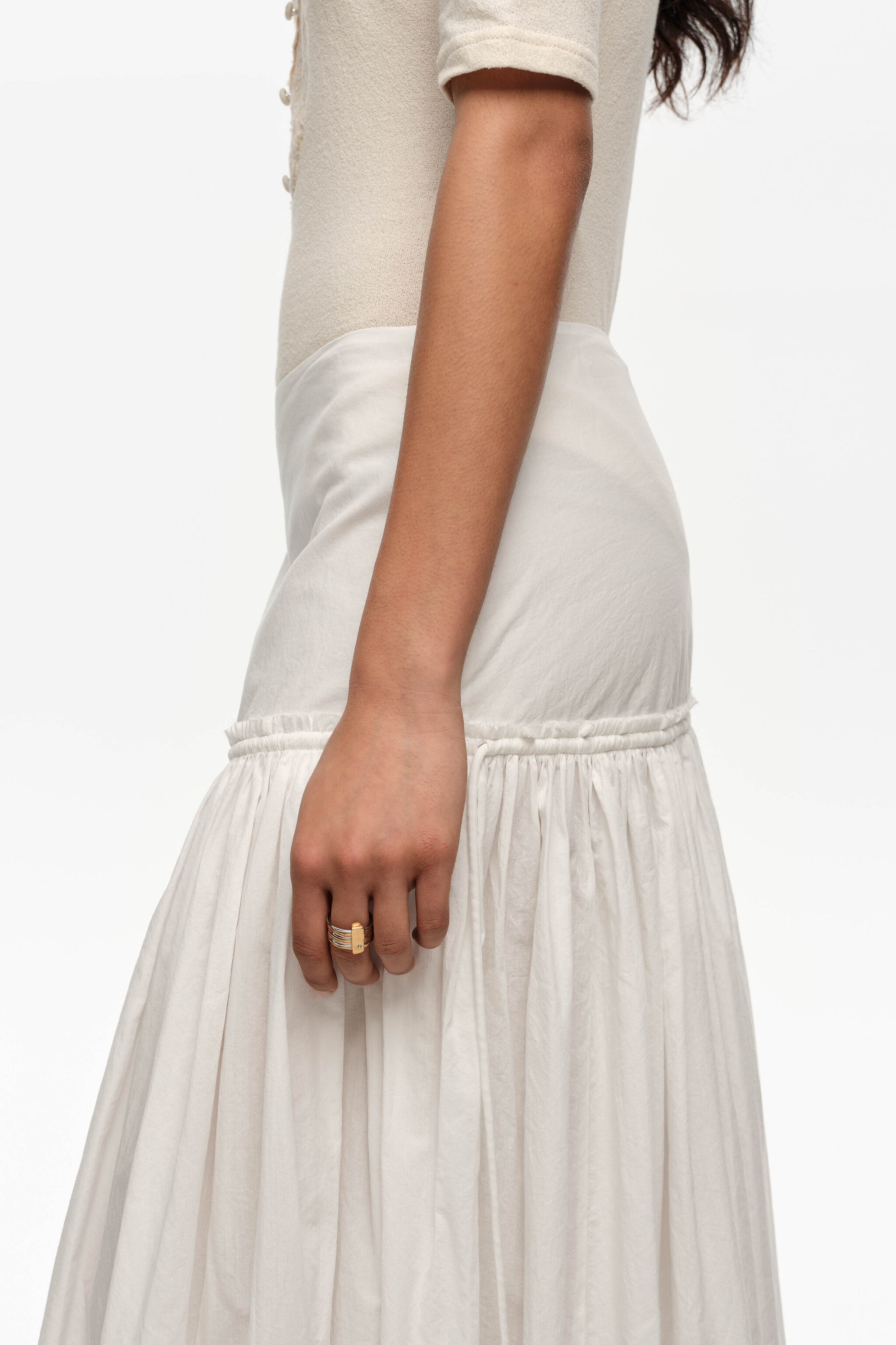 Three-tone textured ring