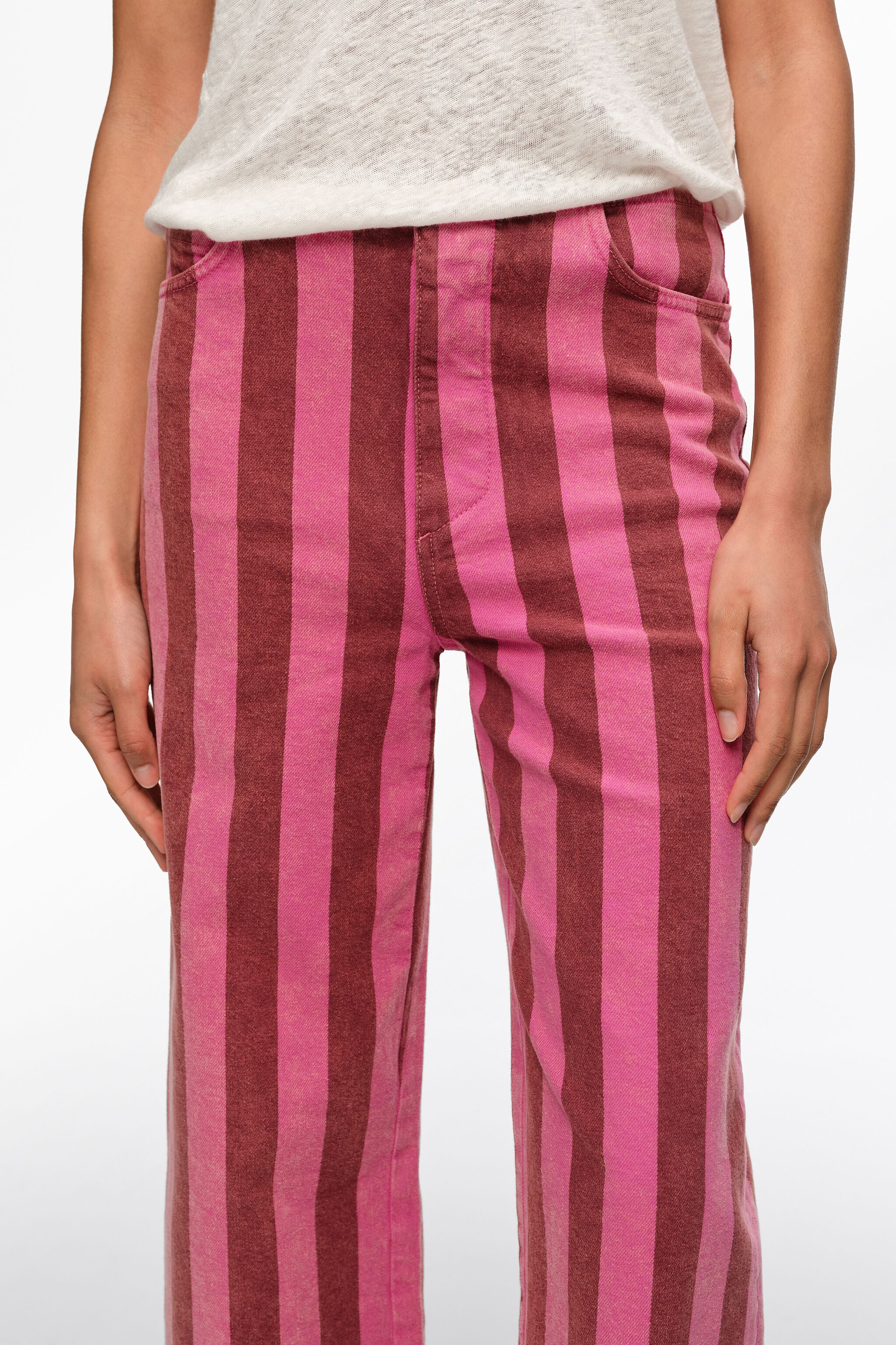 Low-rise 5-pocket pink-striped denim trousers