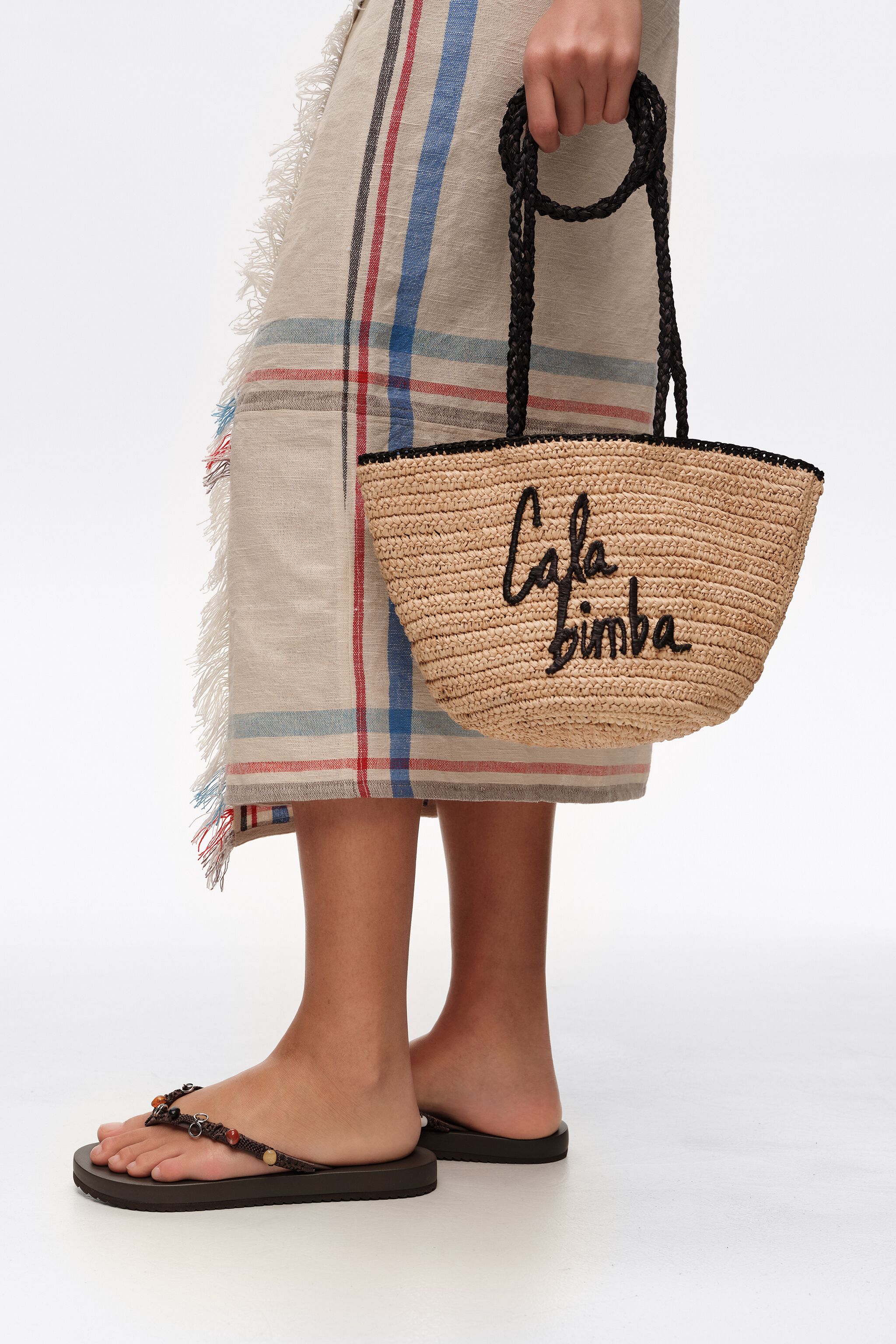 Small natural raffia basket bag