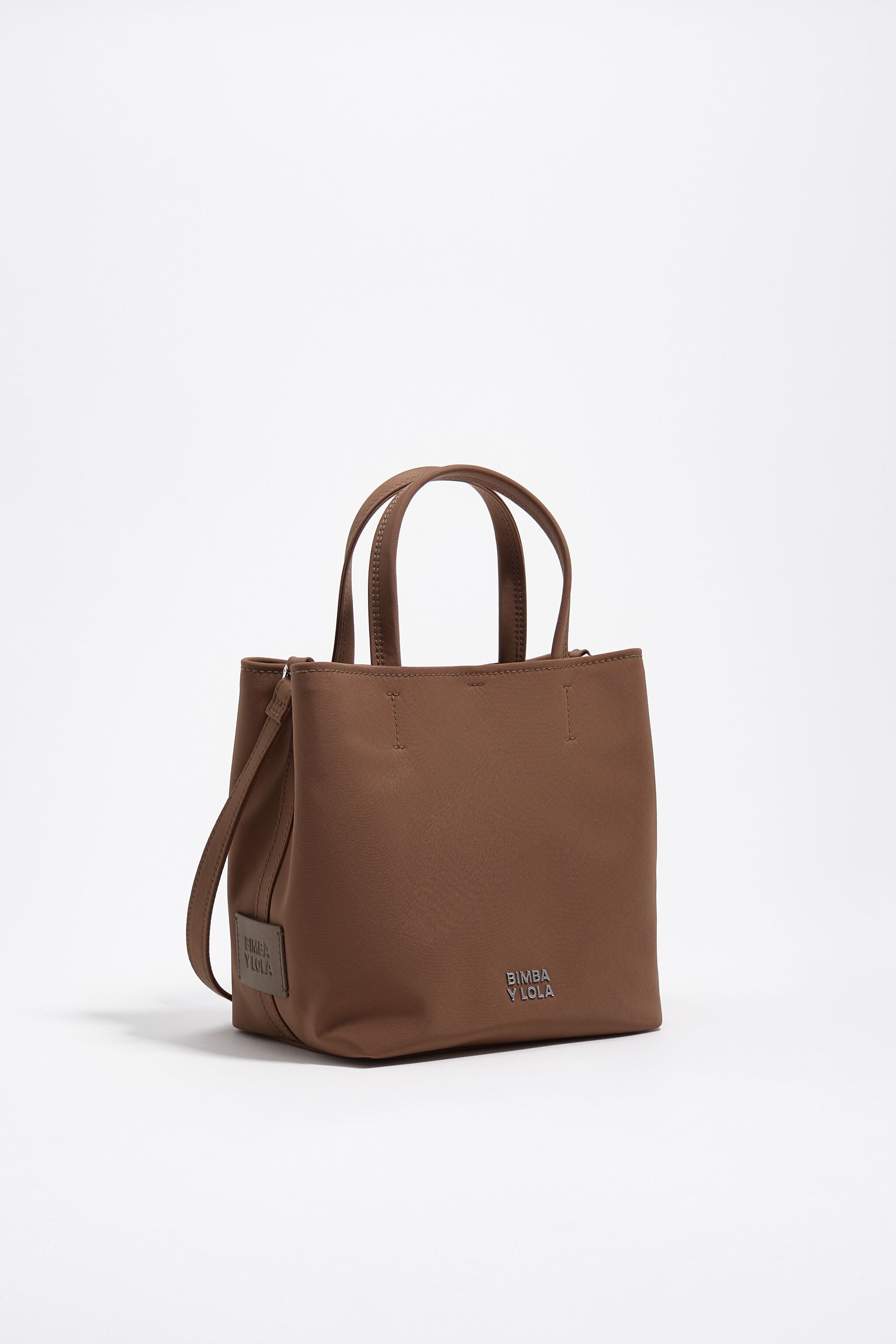 Medium nougat nylon Chihuahua bag
