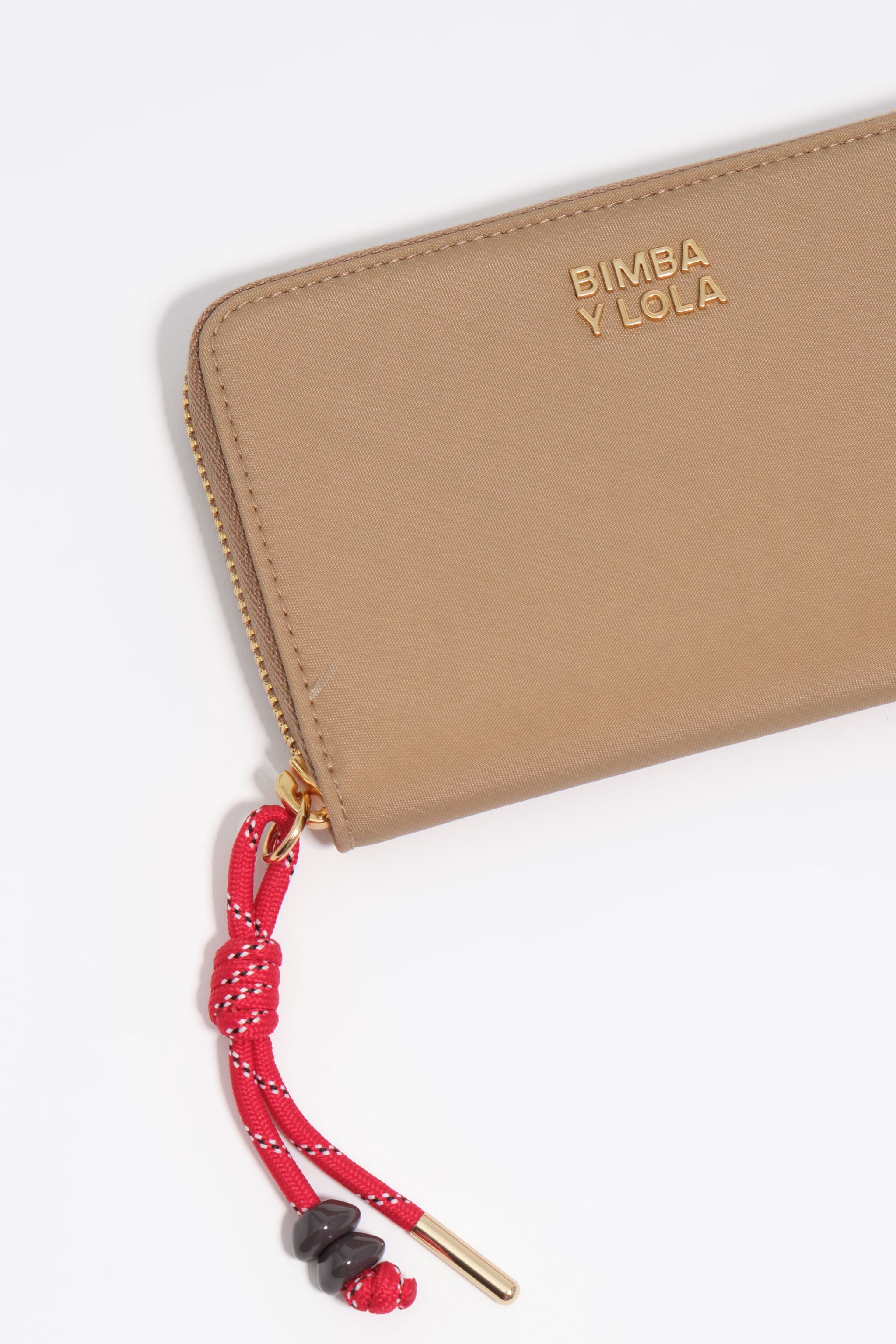 Medium camel wallet