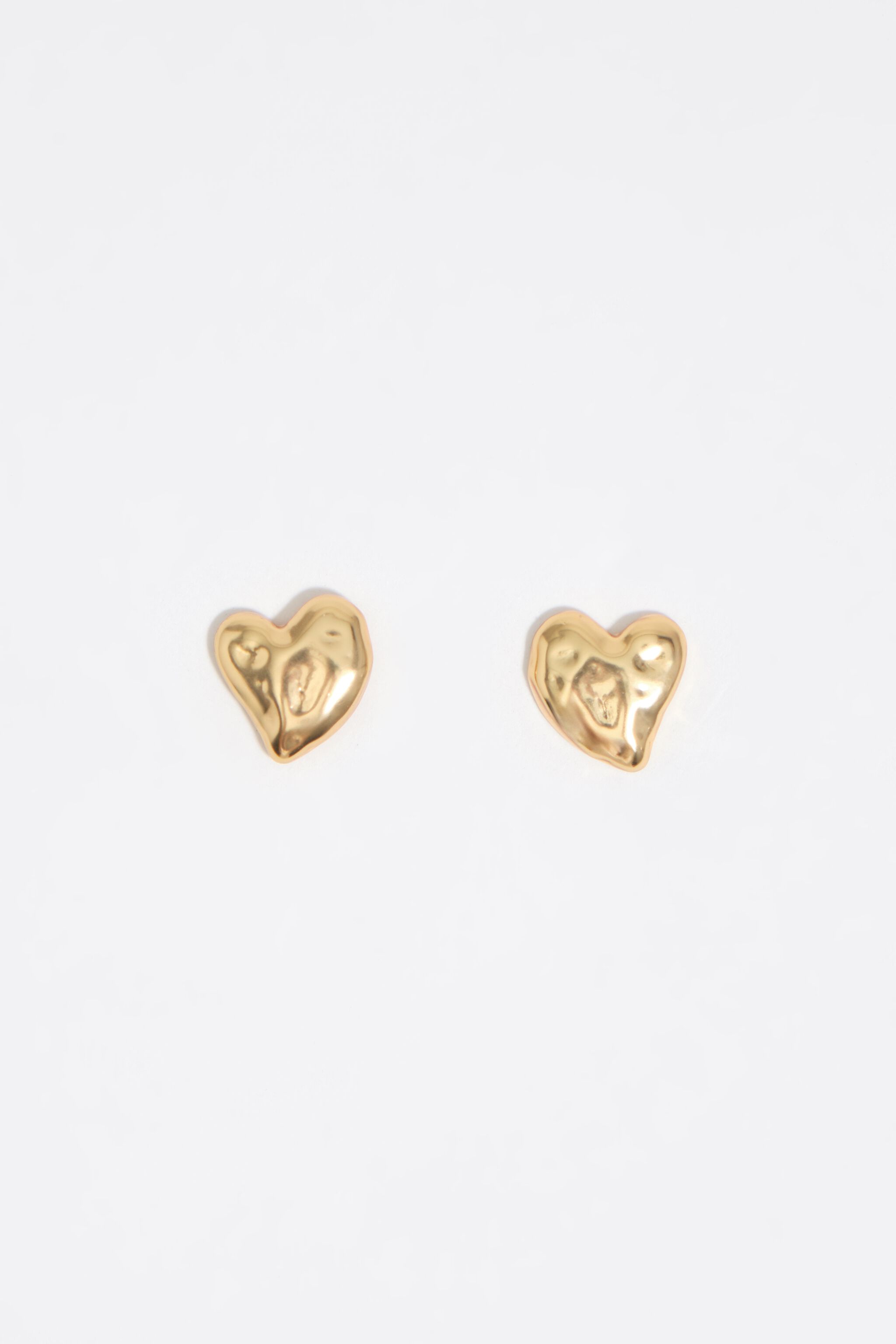 Textured gold heart earrings