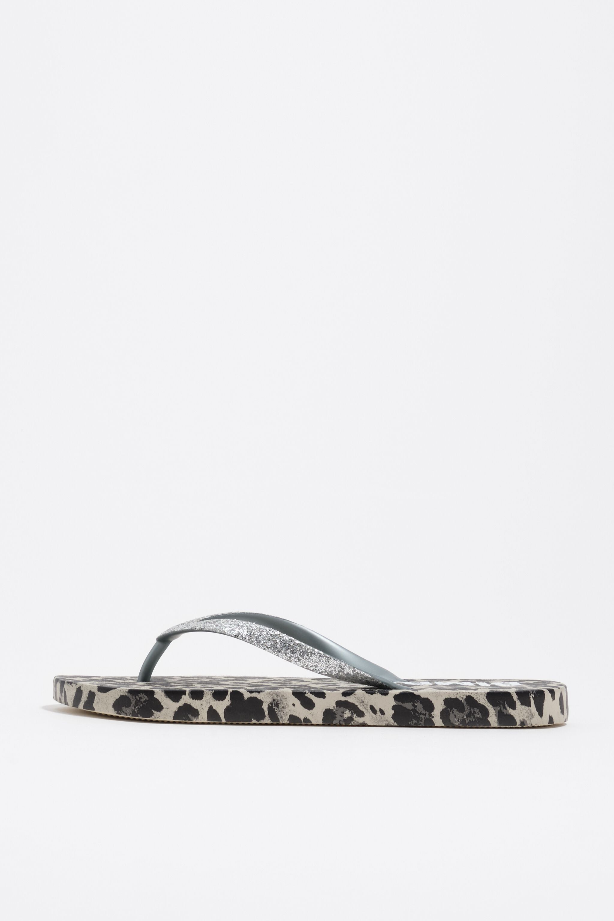 Gray Leopard flip-flop