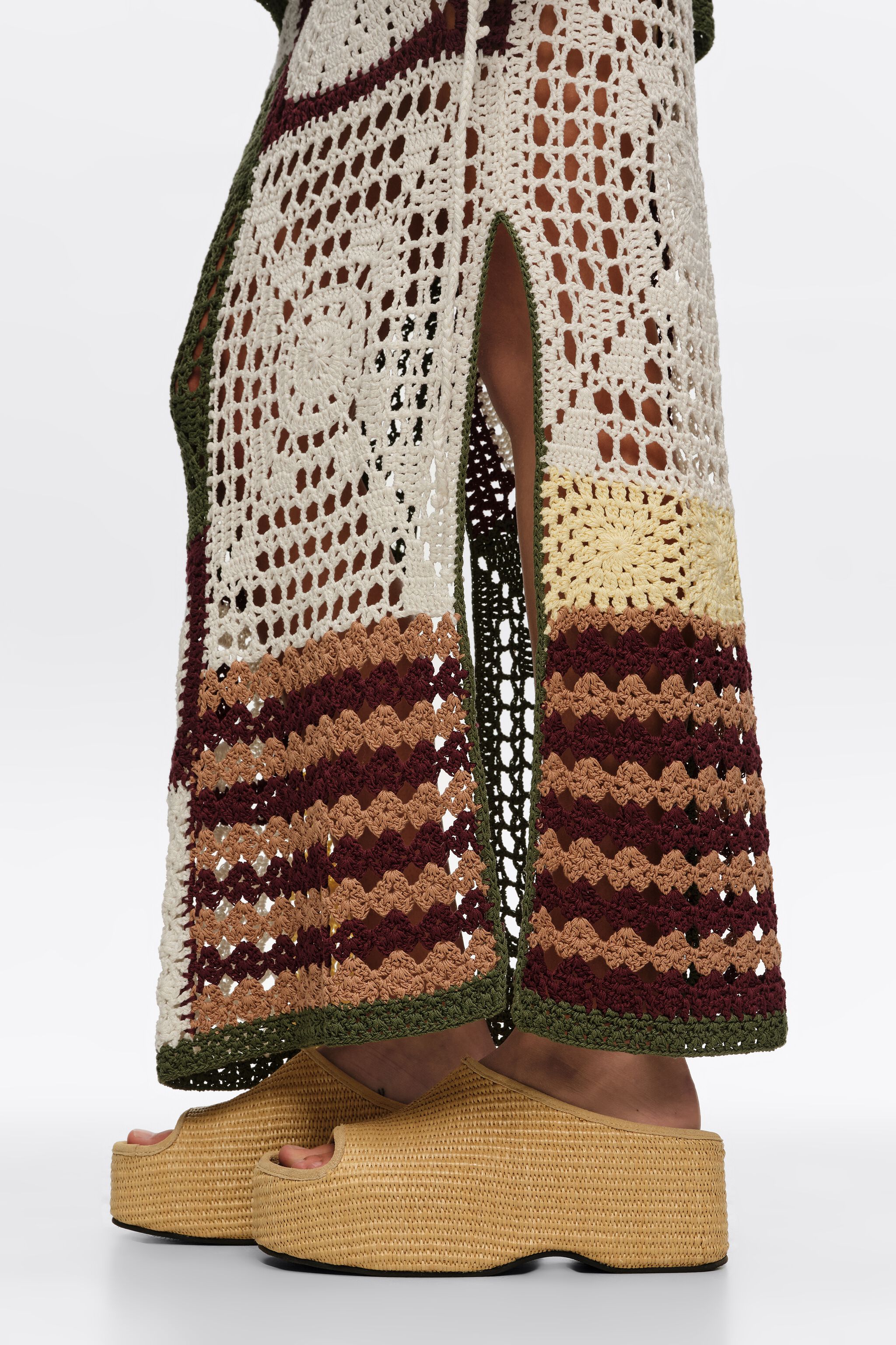 Natural raffia platform sandal