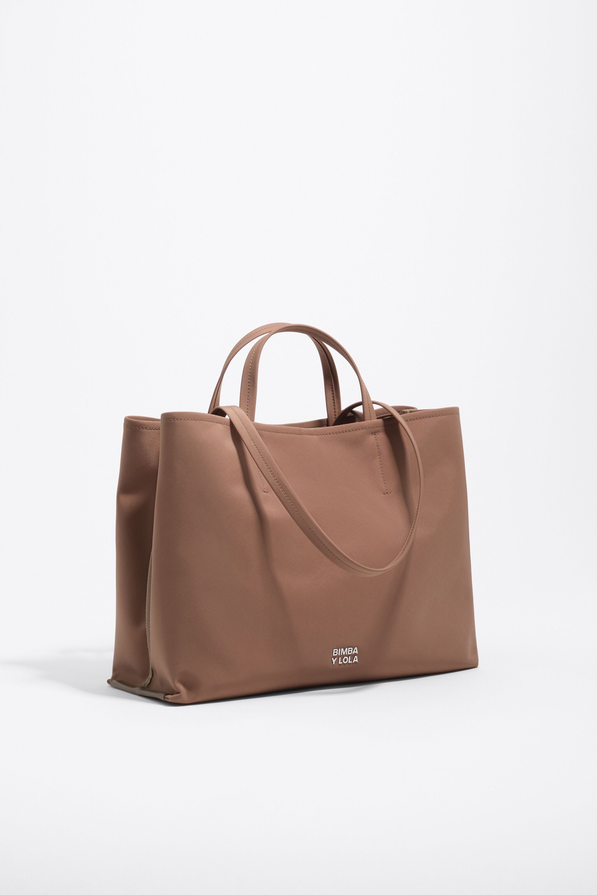 Large turrón leather Chihuahua shopper bag